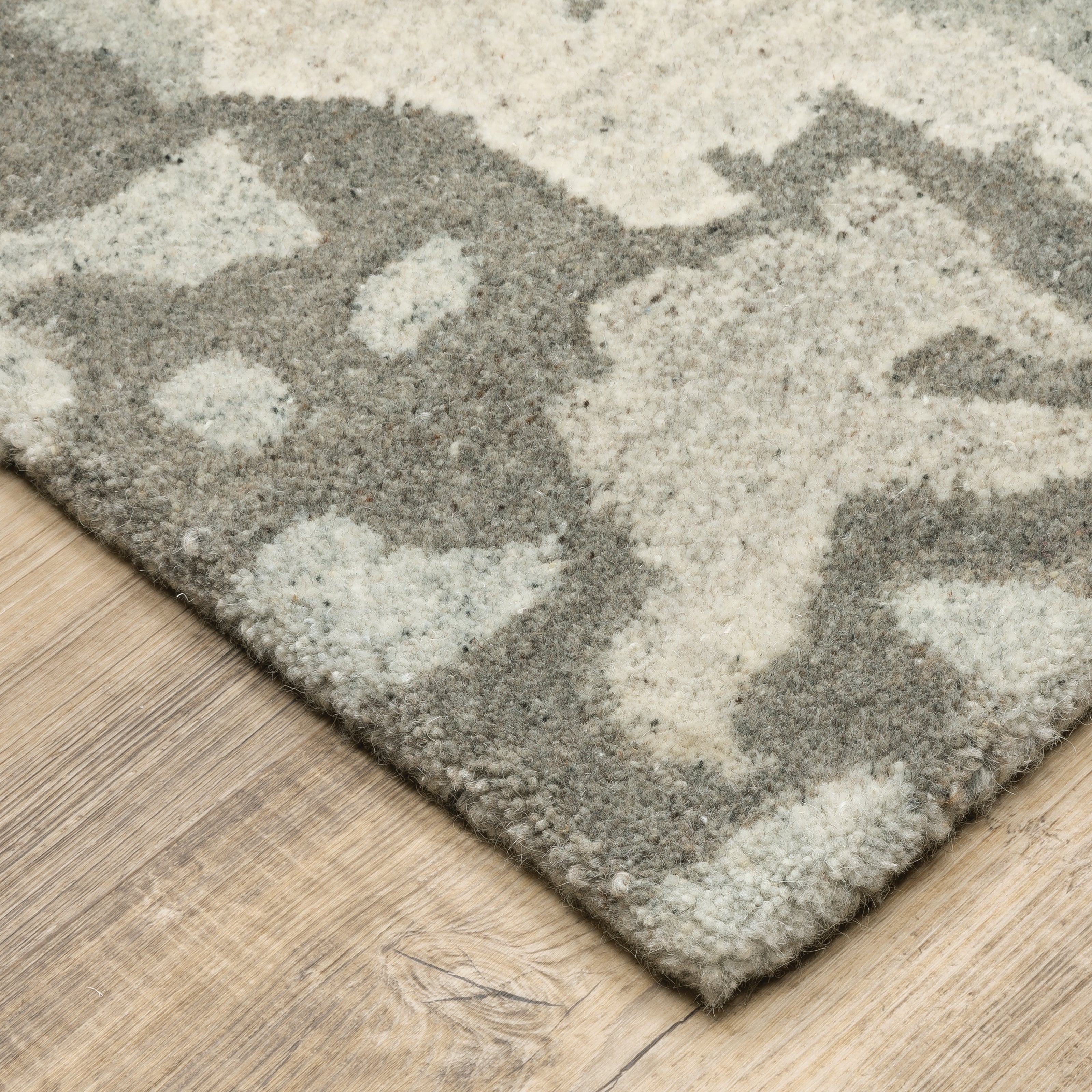 Oriental Weavers Anastasia 68006 Grey/Charcoal Area Rug