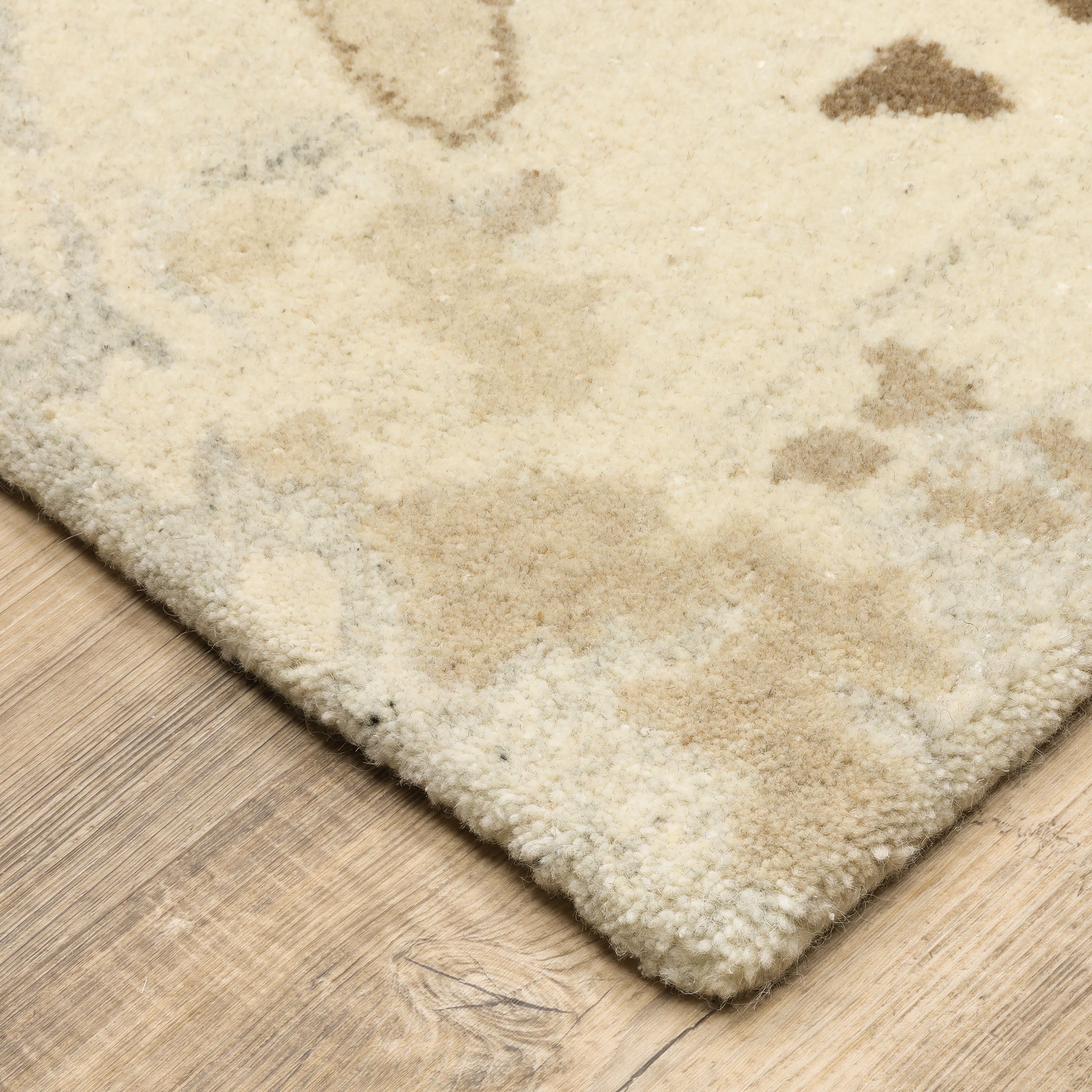 Oriental Weavers Anastasia 68009 Beige/Charcoal Area Rug