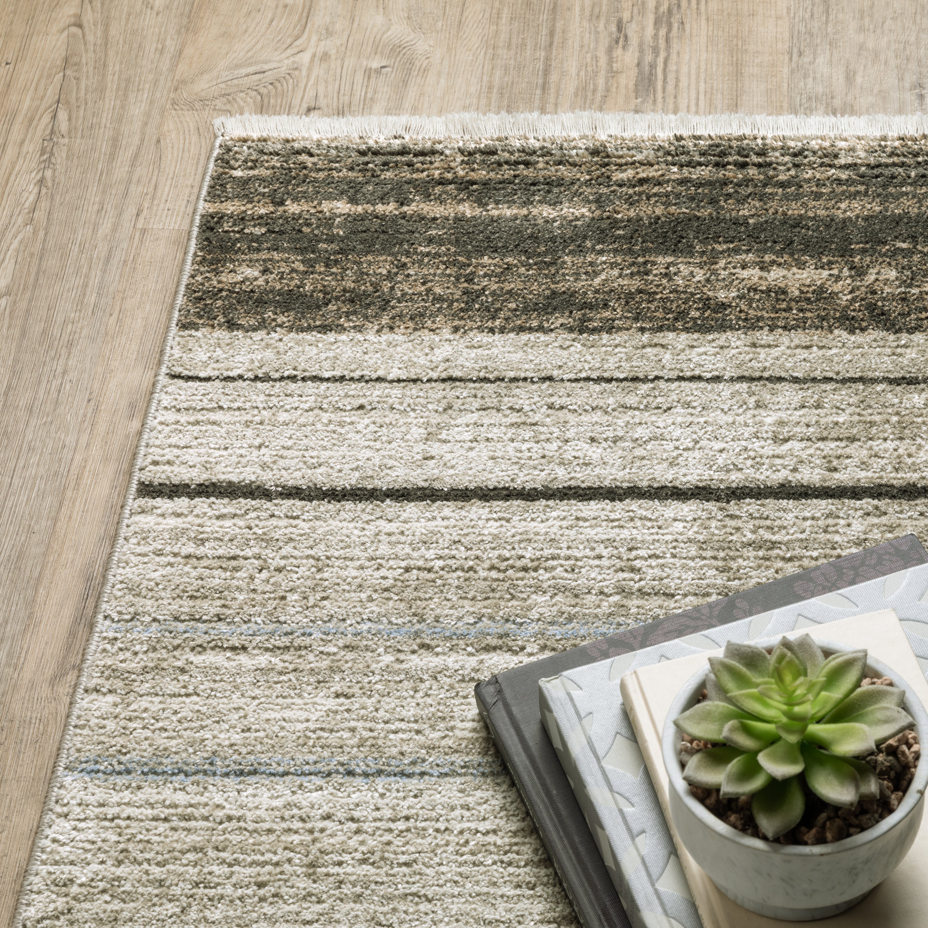 Oriental Weavers Bauer 90N Beige/Charcoal Area Rug