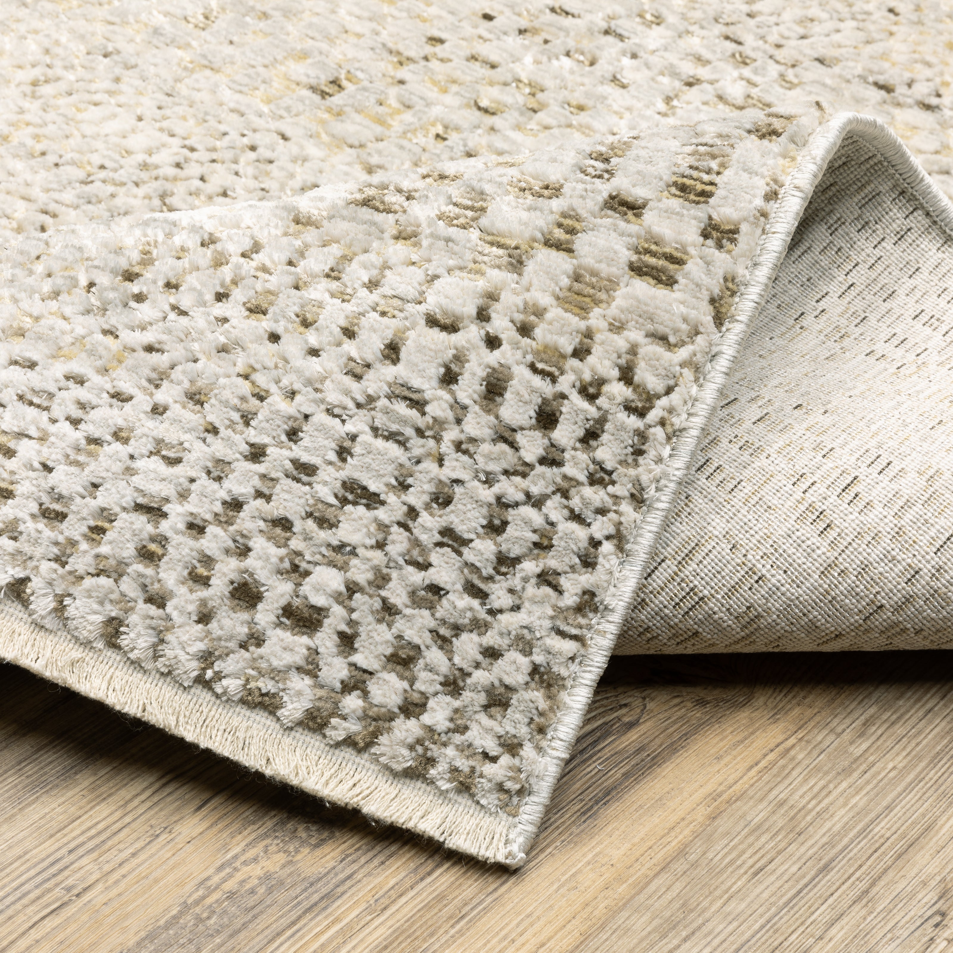 Oriental Weavers Branigan BRG06 Beige/Gold Area Rug