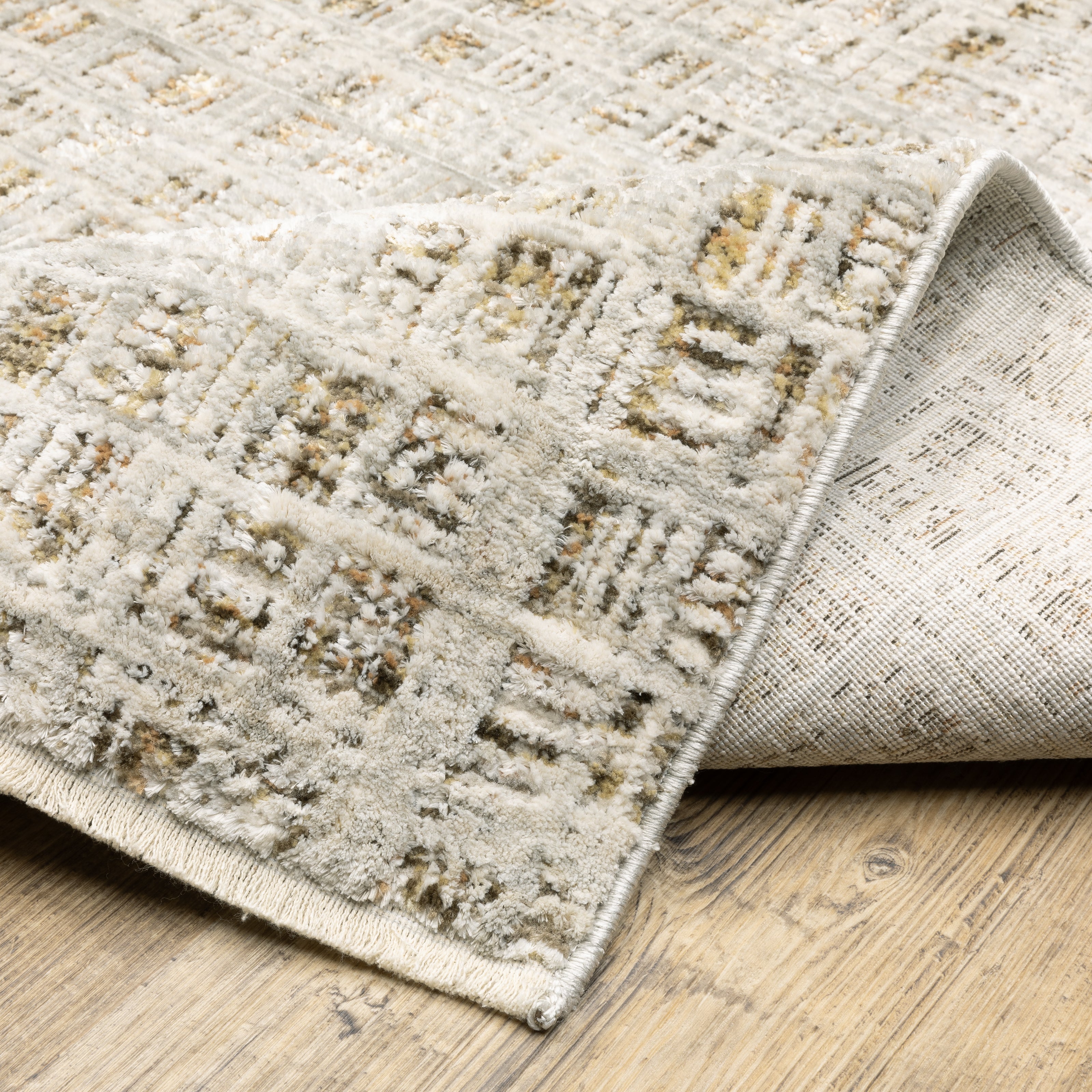 Oriental Weavers Branigan BRG07 Beige/Gold Area Rug