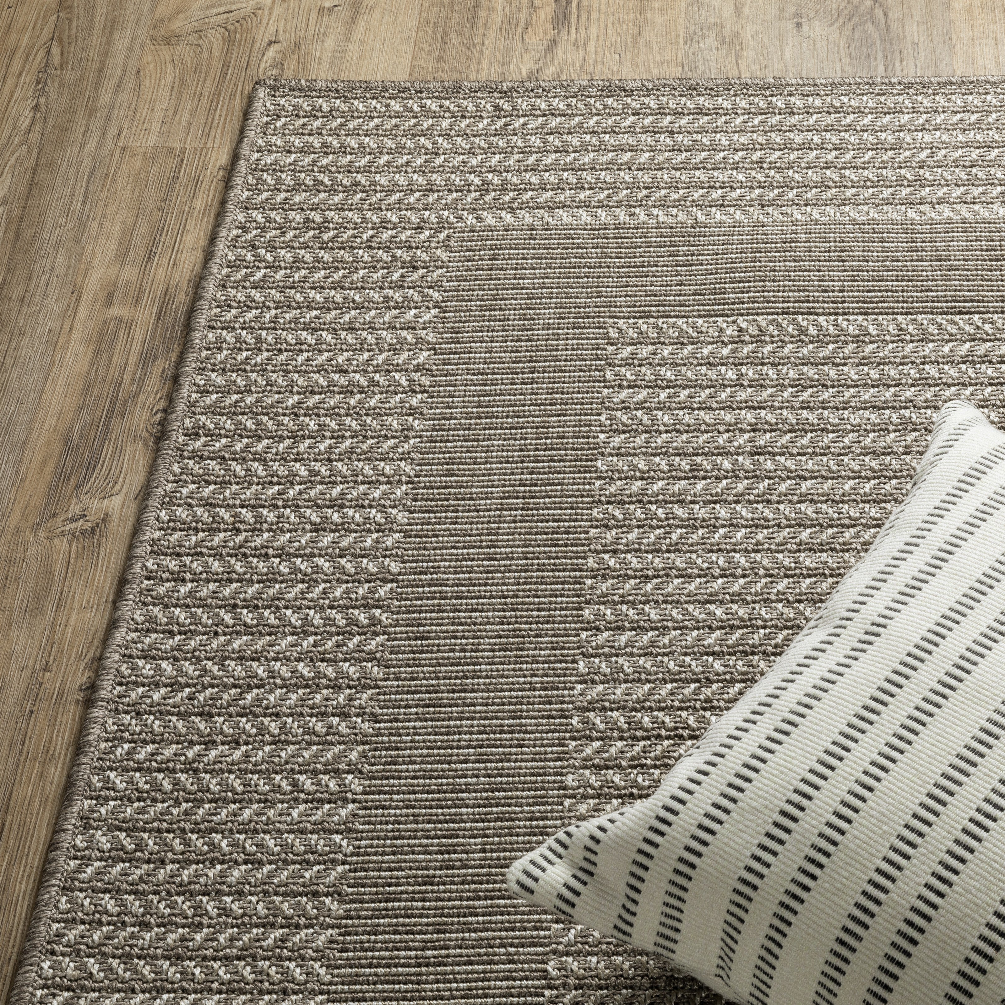 Oriental Weavers Caicos CA05A Grey/Grey Area Rug