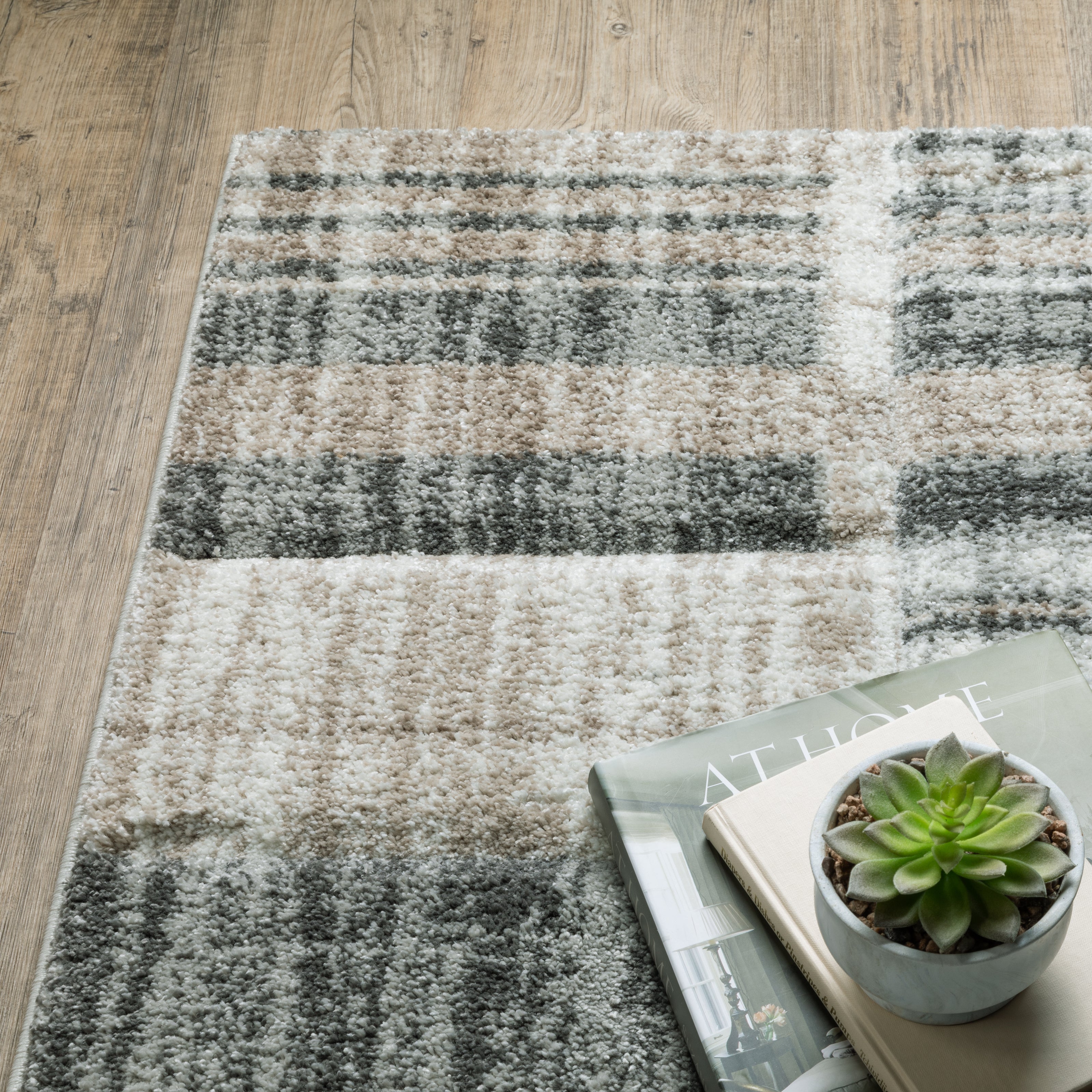 Oriental Weavers Cambria 55X Beige/Charcoal Area Rug