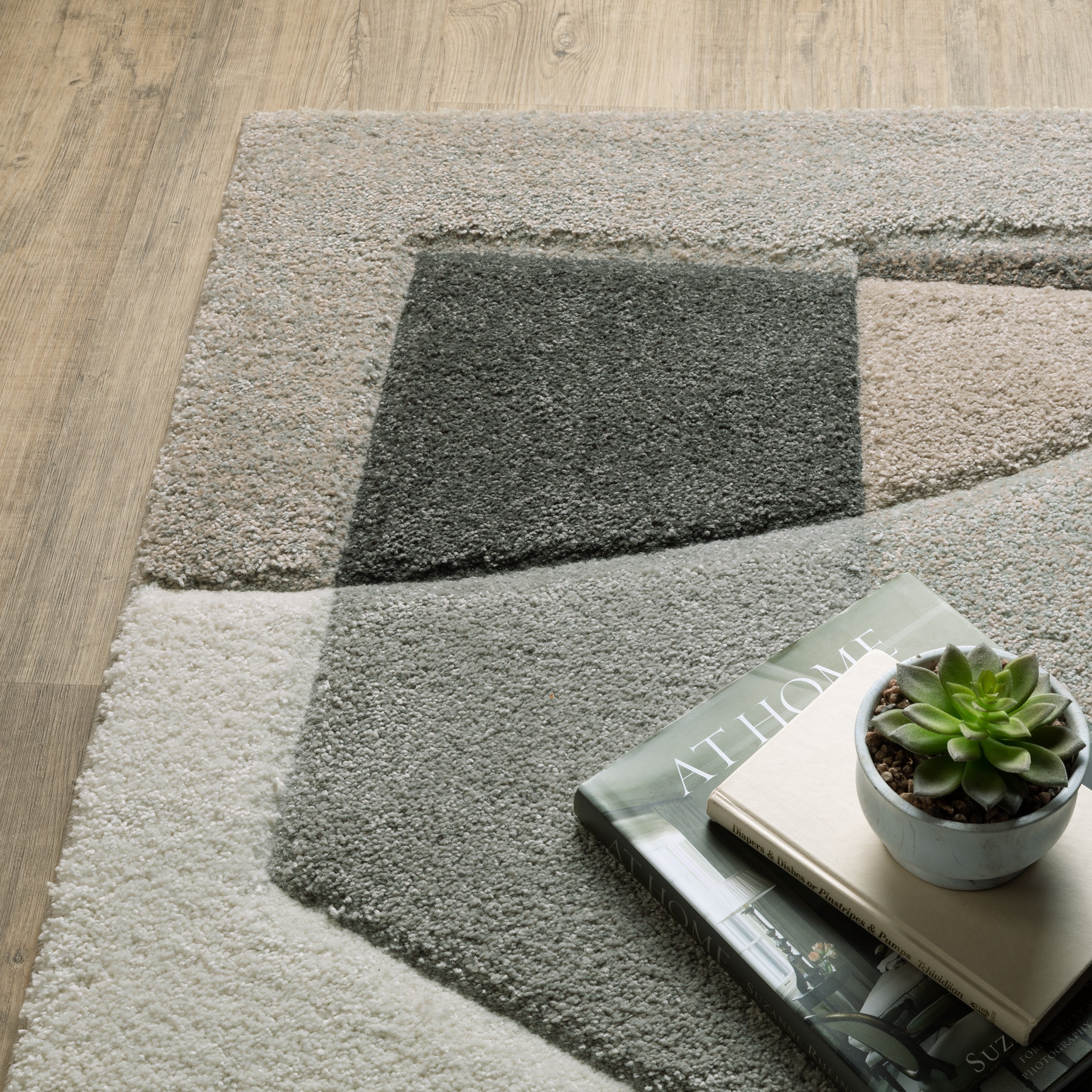 Oriental Weavers Cambria 84J Beige/Multi Area Rug