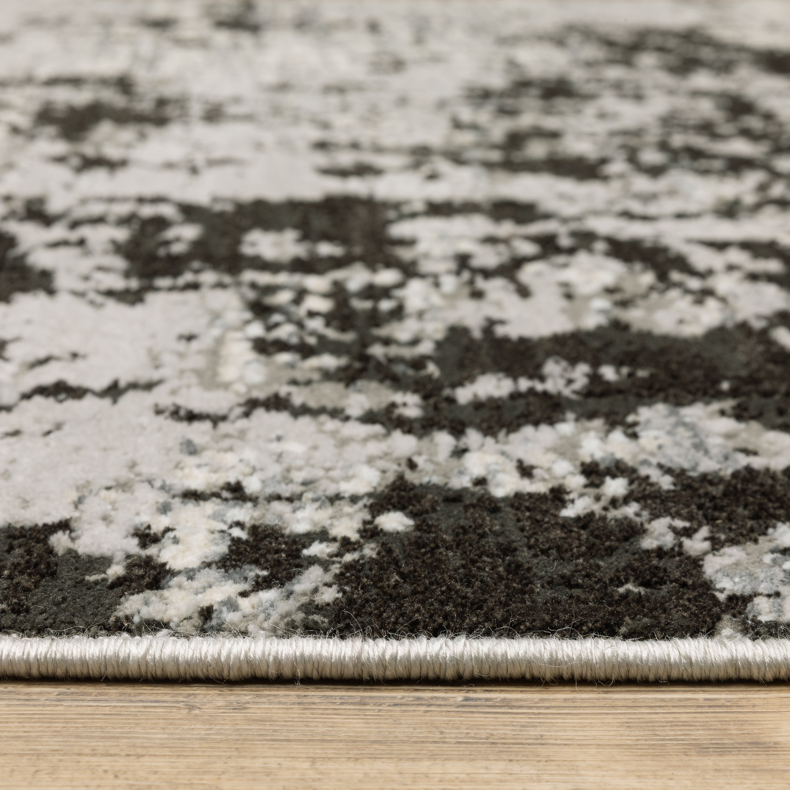 Oriental Weavers Caravan 4153Q Grey/Black Area Rug