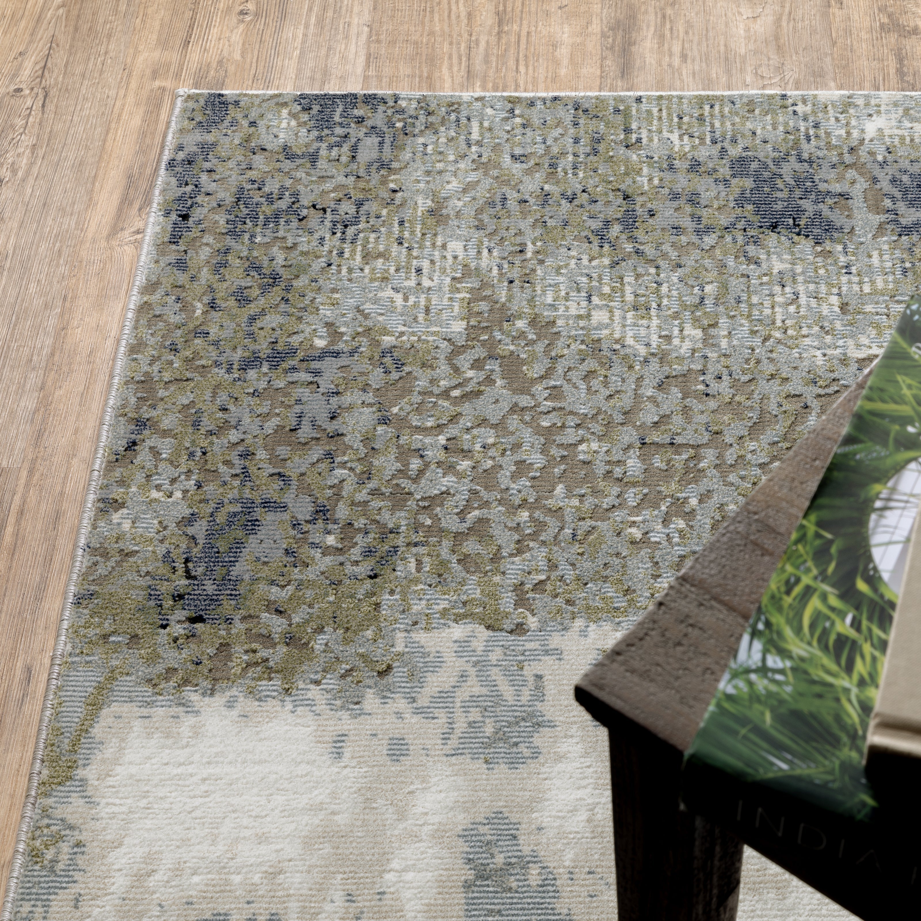 Oriental Weavers Caravan 5571H Blue/Green Area Rug
