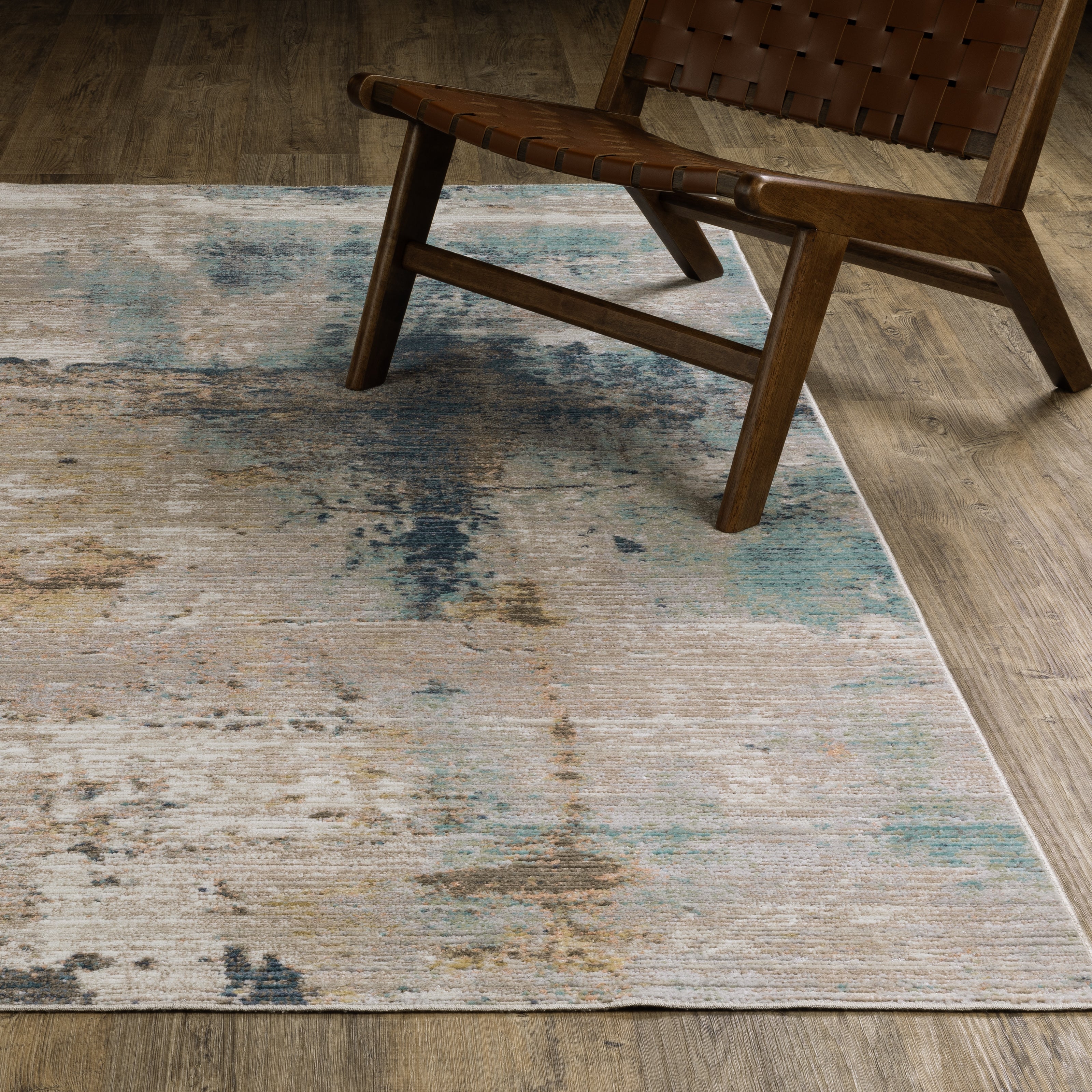 Oriental Weavers Cavett CAV03 Ivory/Blue Area Rug