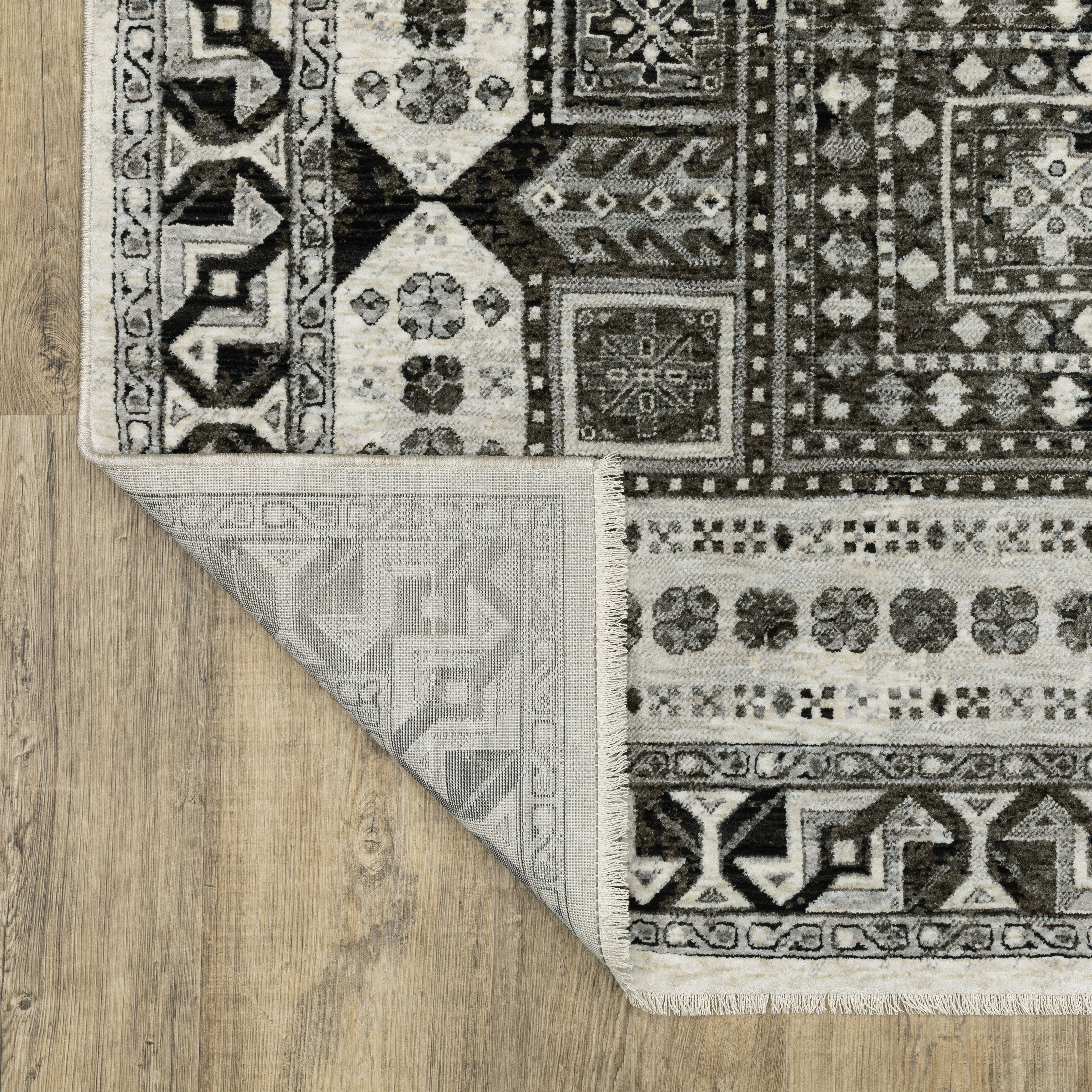 Oriental Weavers Chamberlain CH01G Ivory/Charcoal Area Rug