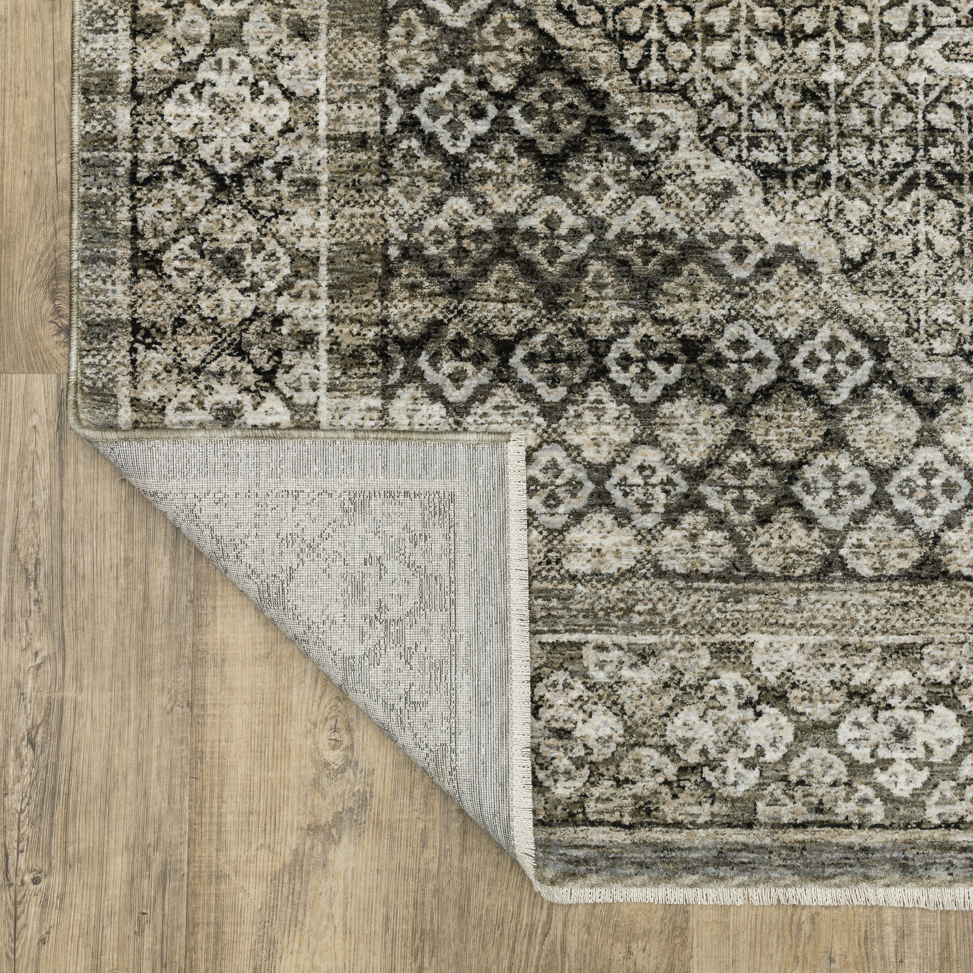 Oriental Weavers Chamberlain CH02D Grey/Beige Area Rug