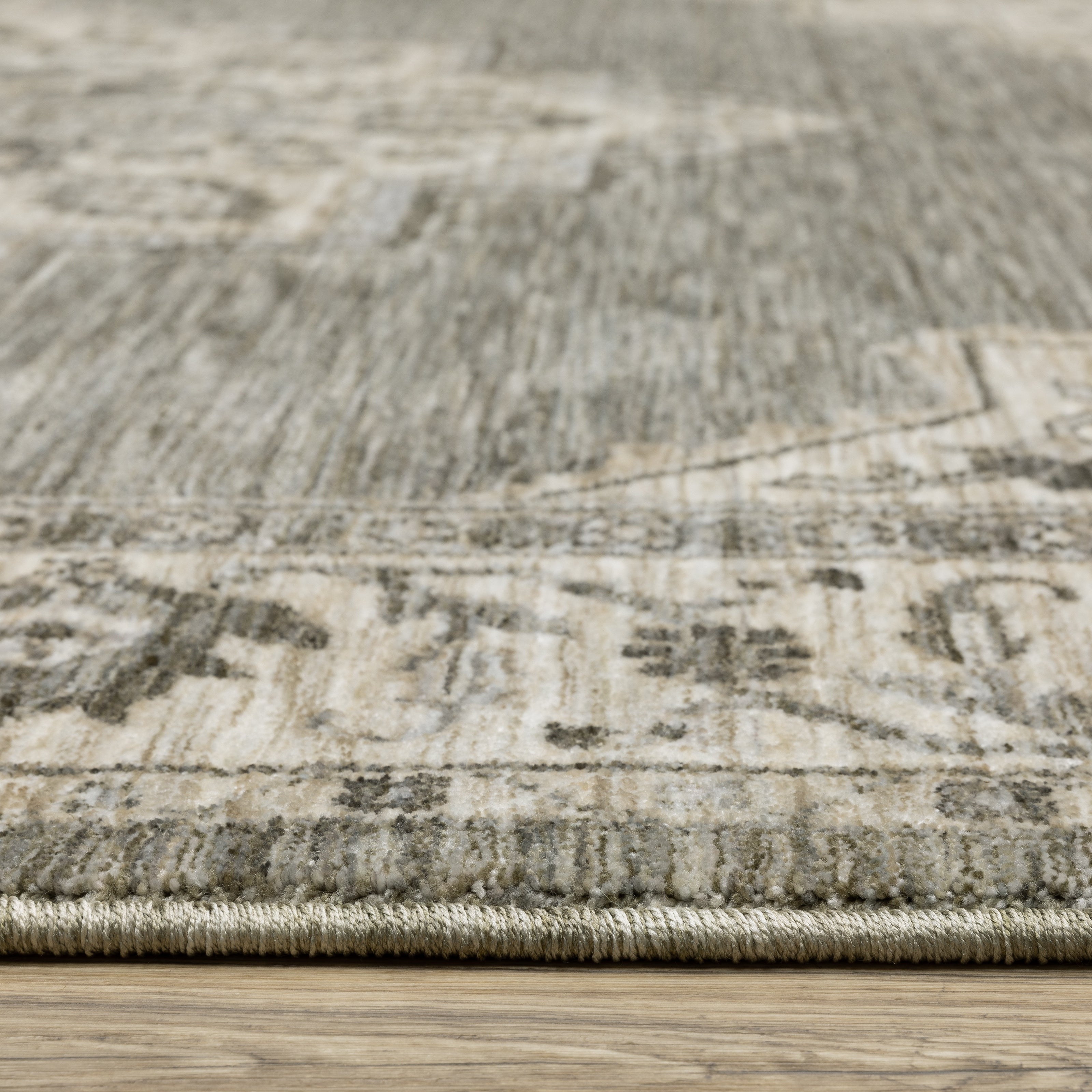 Oriental Weavers Chamberlain CH05A Grey/Beige Area Rug