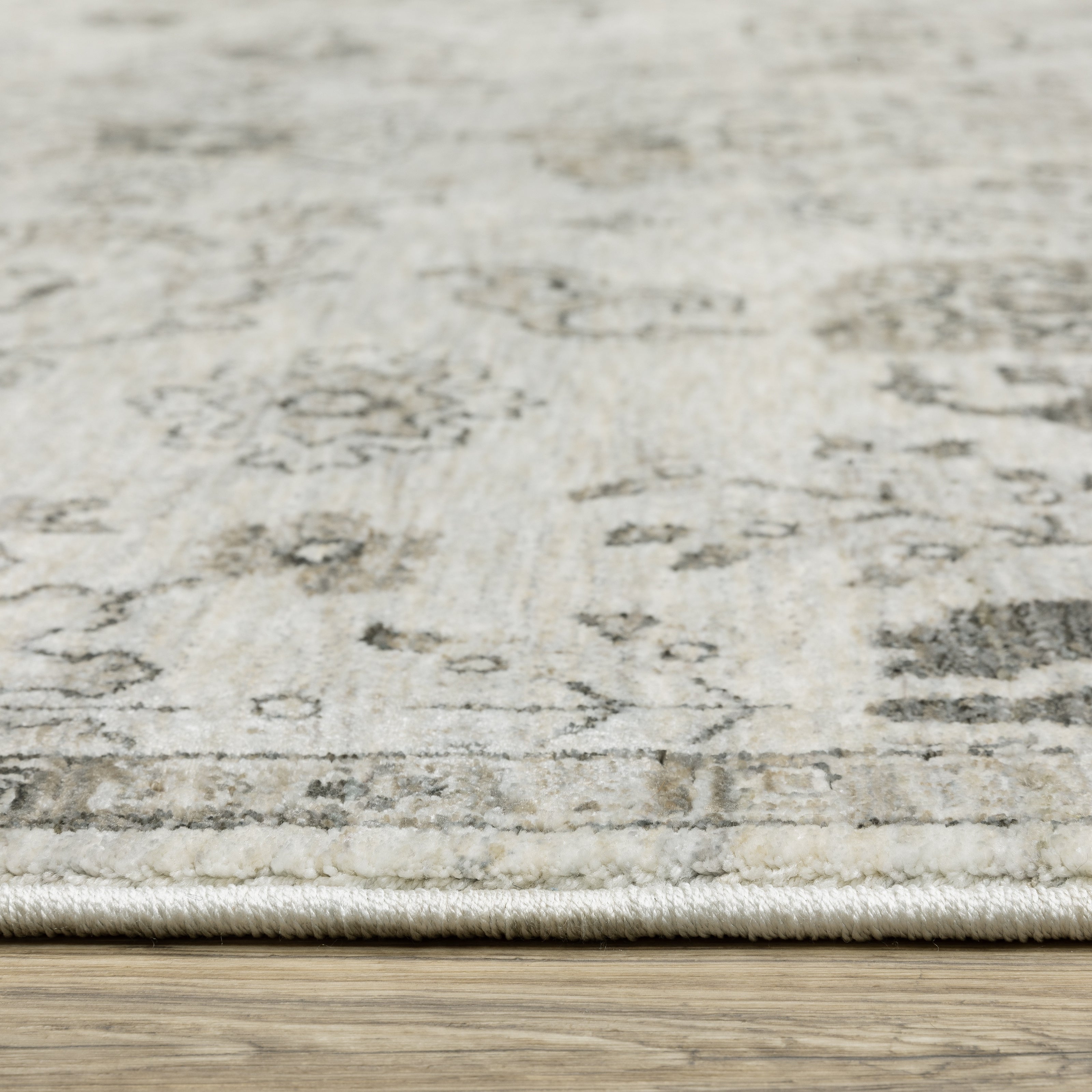 Oriental Weavers Chamberlain CH06B Ivory/Grey Area Rug