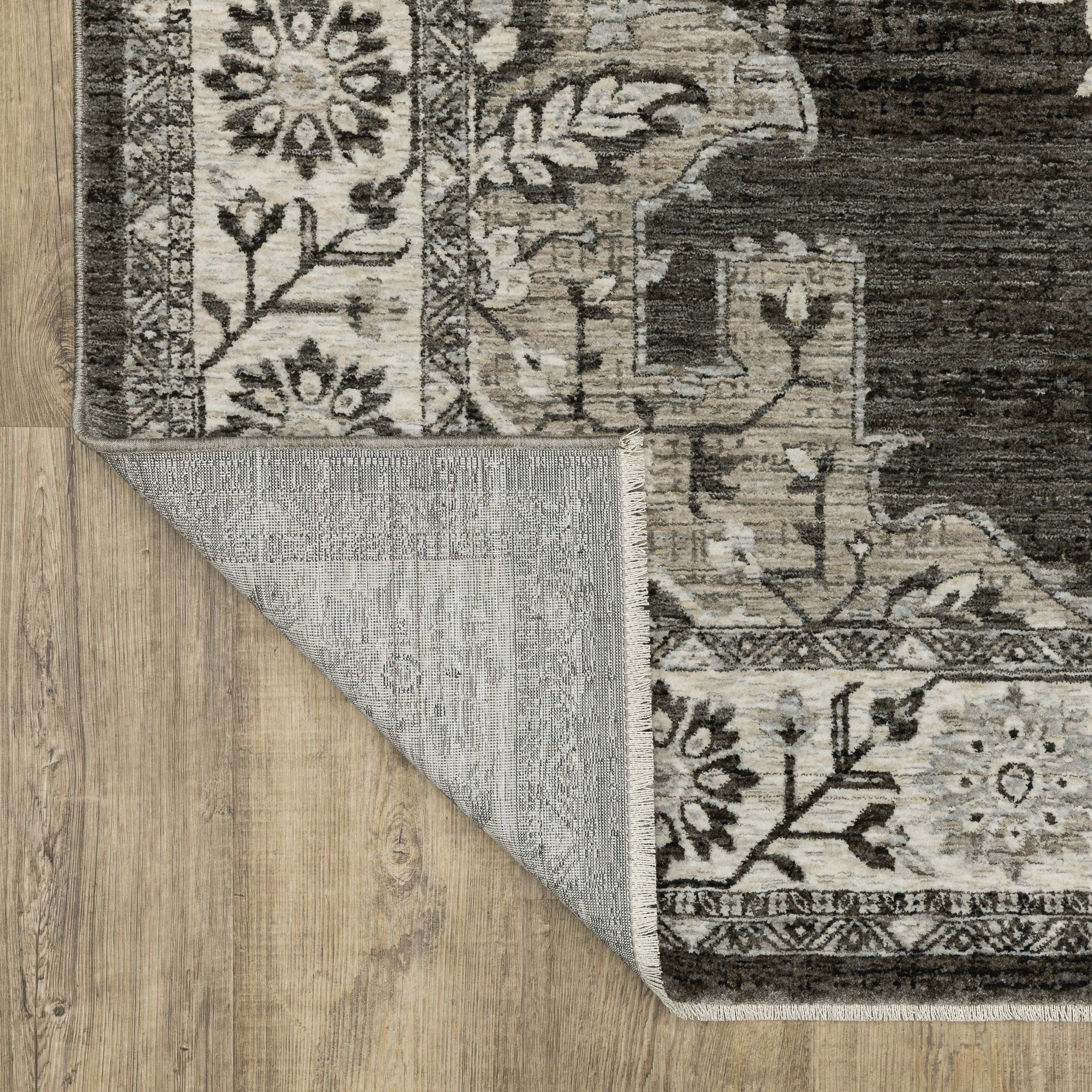 Oriental Weavers Chamberlain CH08B Grey/Beige Area Rug