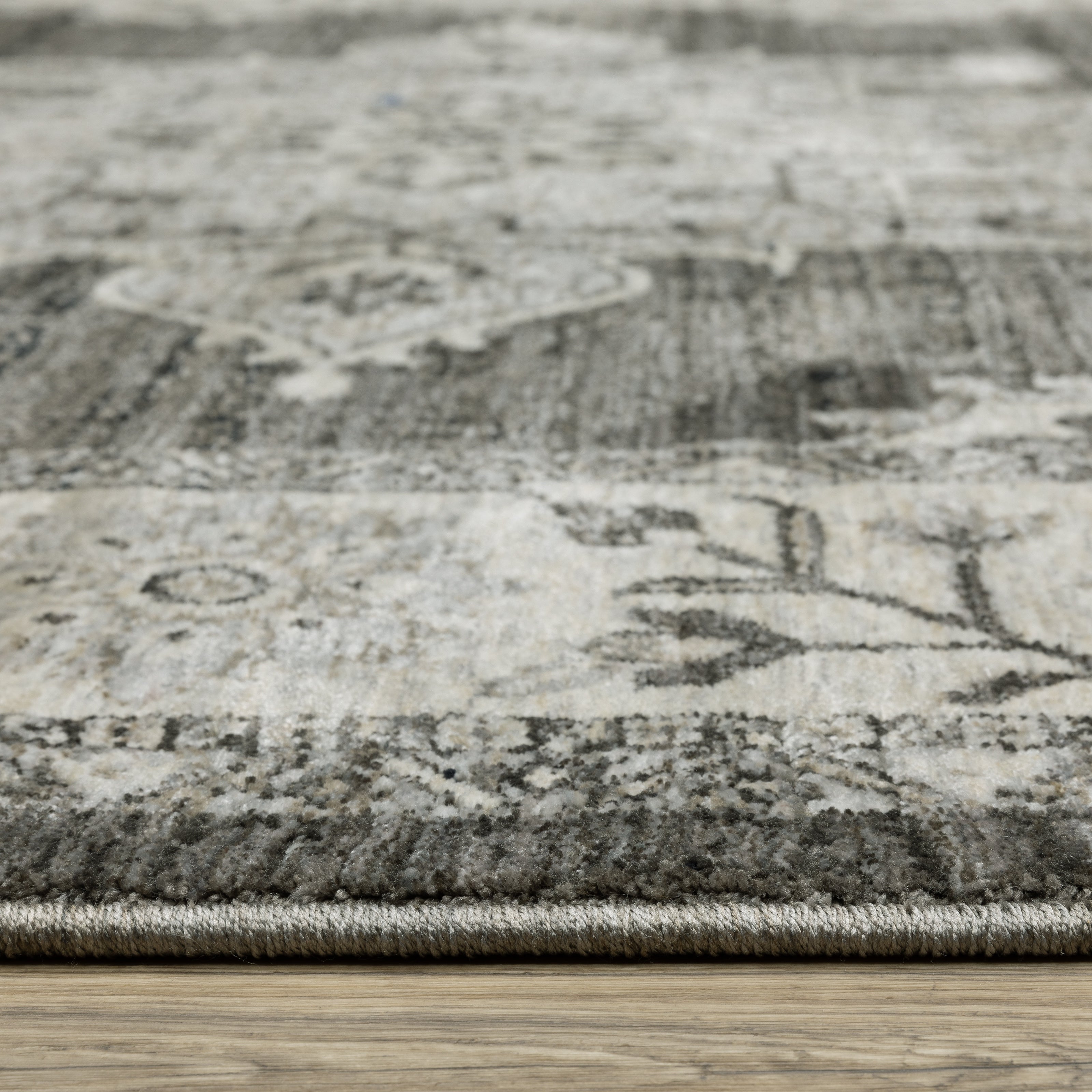 Oriental Weavers Chamberlain CH08B Grey/Beige Area Rug