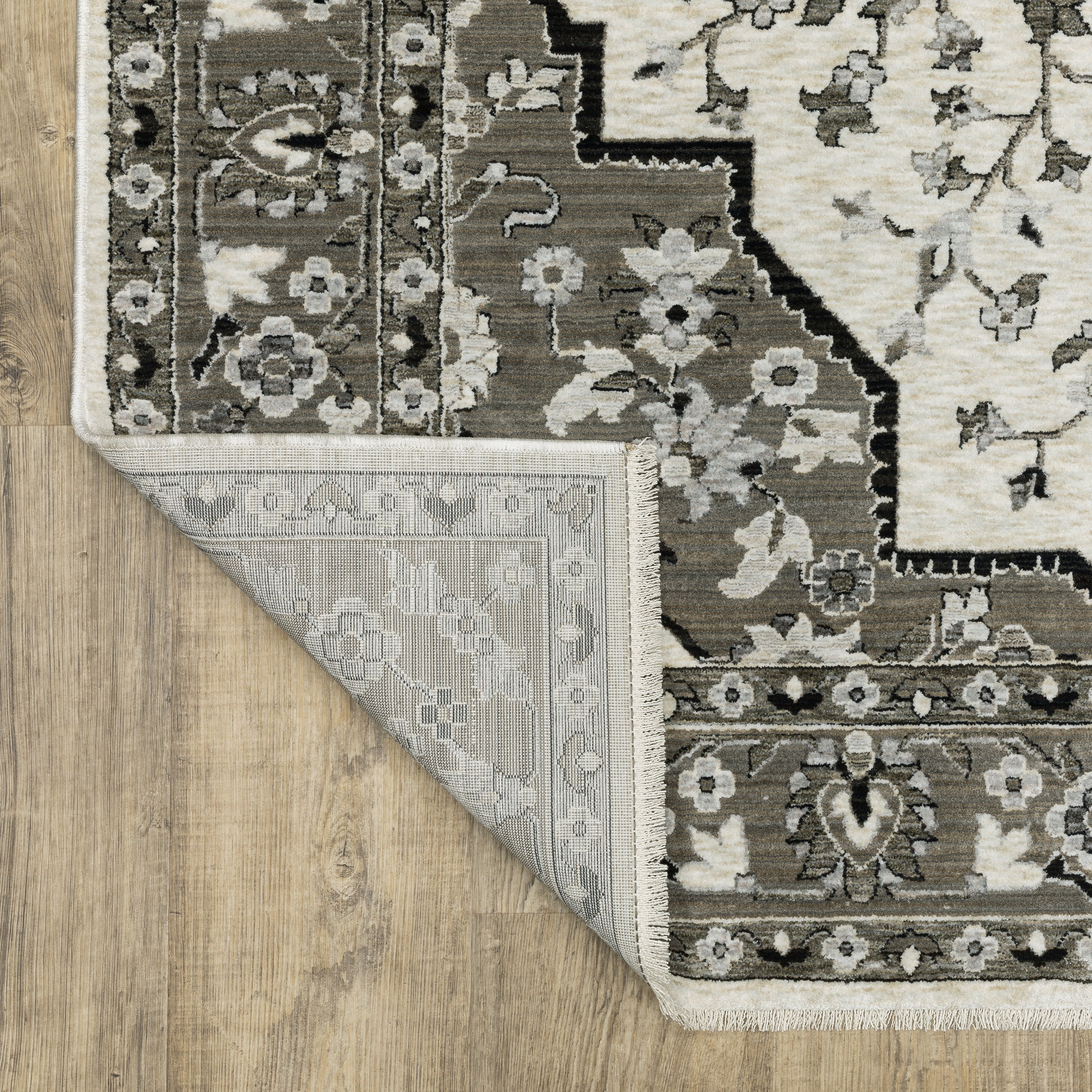 Oriental Weavers Chamberlain CH09A Ivory/Grey Area Rug