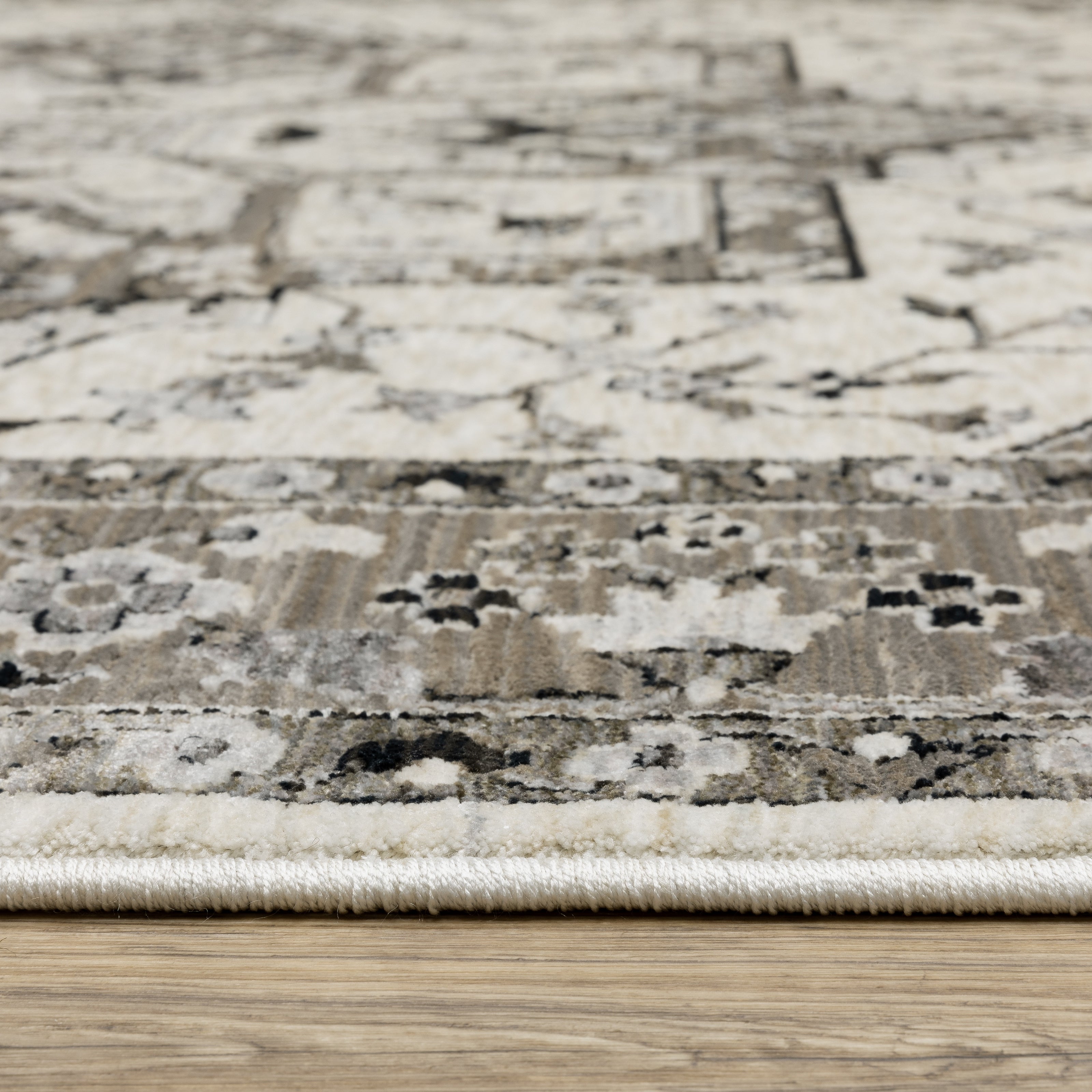 Oriental Weavers Chamberlain CH09A Ivory/Grey Area Rug