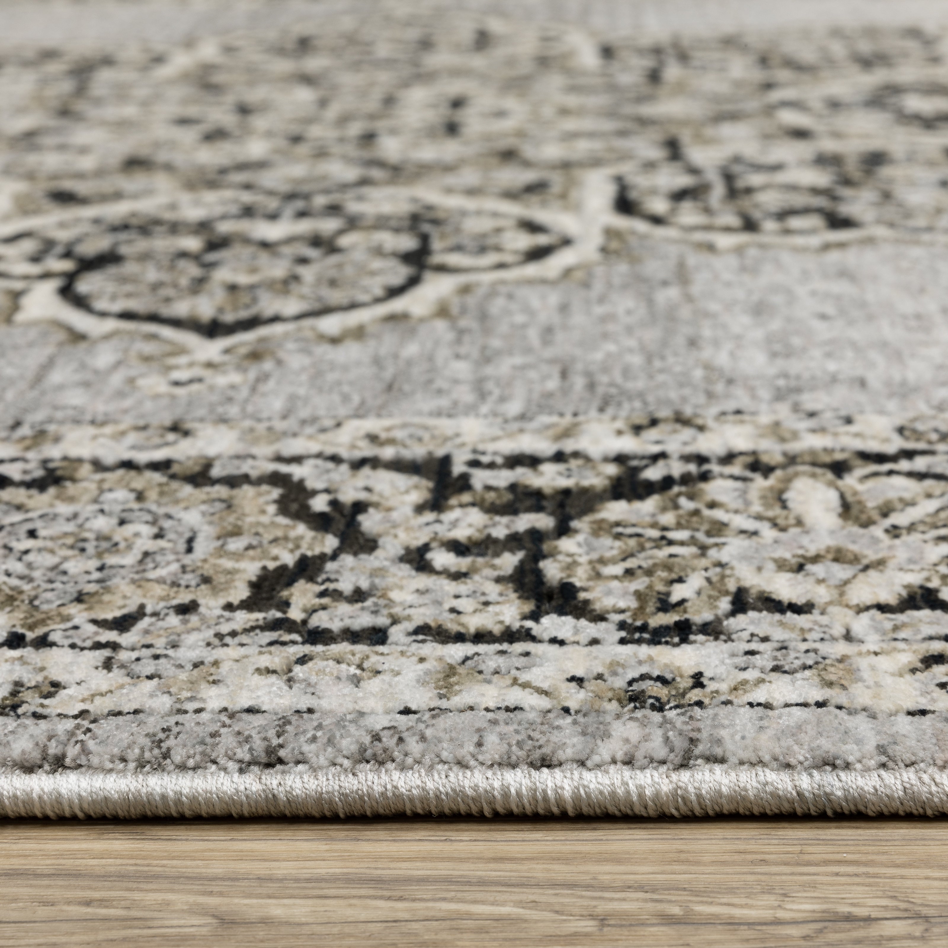 Oriental Weavers Chamberlain CH11L Grey/Black Area Rug