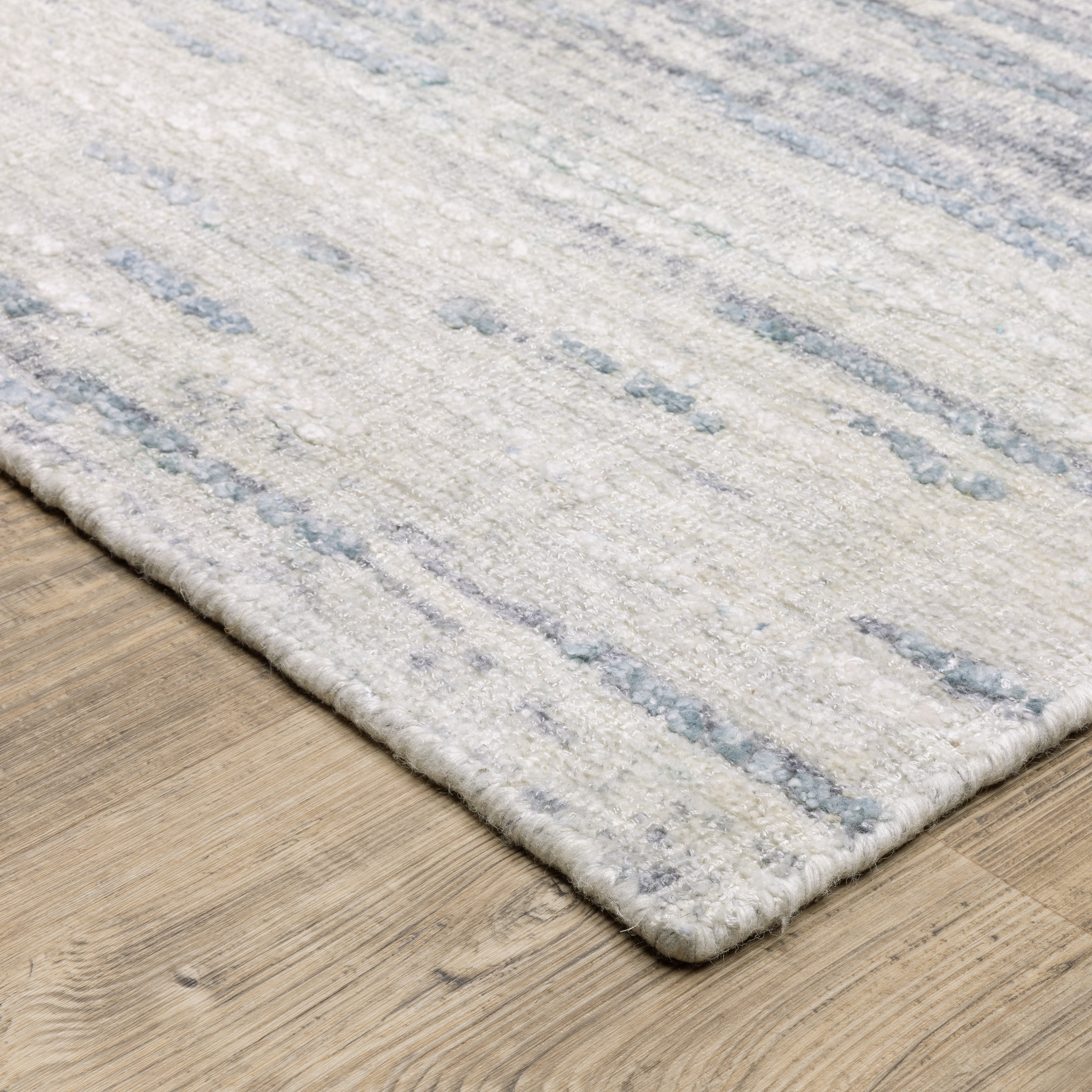 Oriental Weavers Clarke CLA04 Ivory/Blue Area Rug