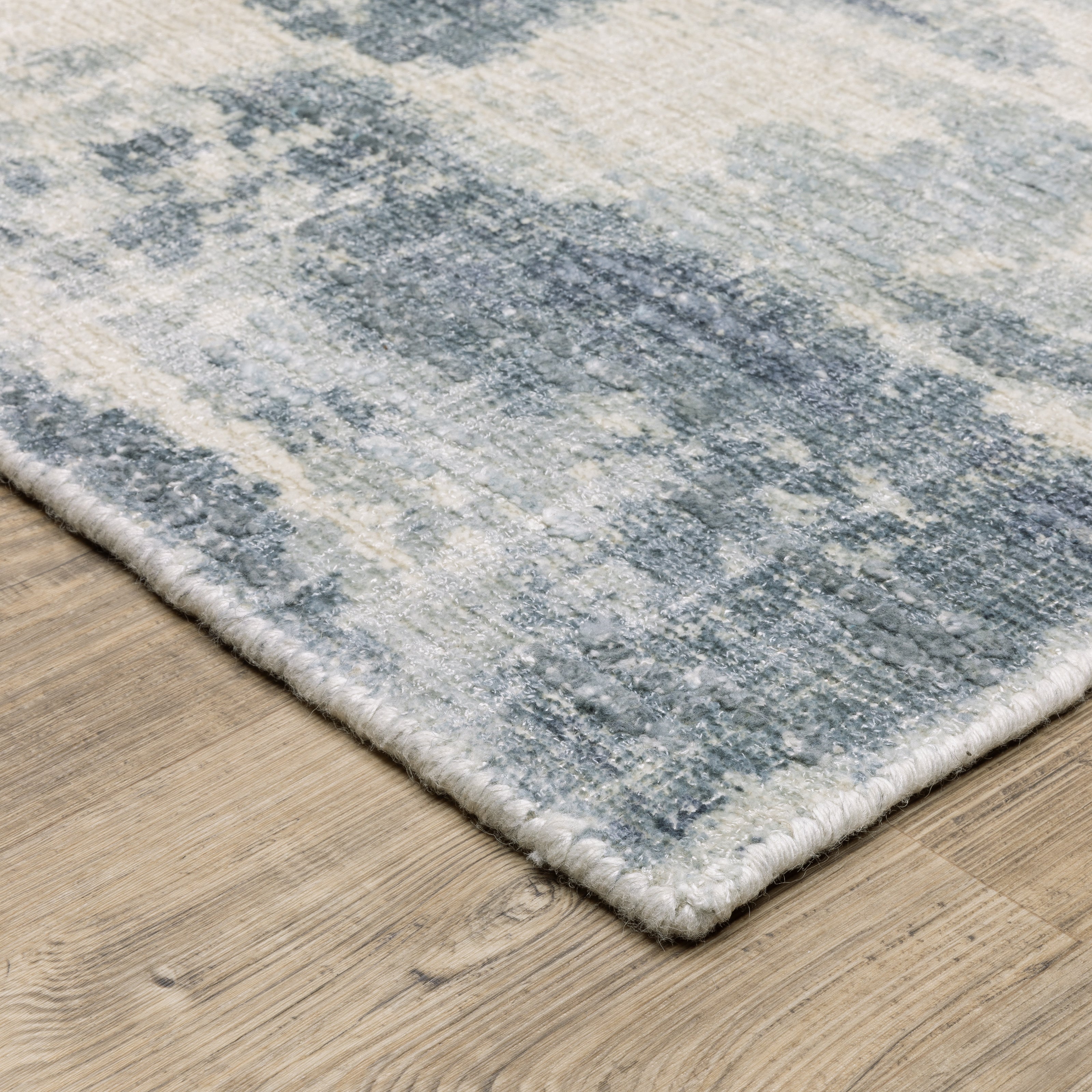 Oriental Weavers Clarke CLA07 Blue/Ivory Area Rug