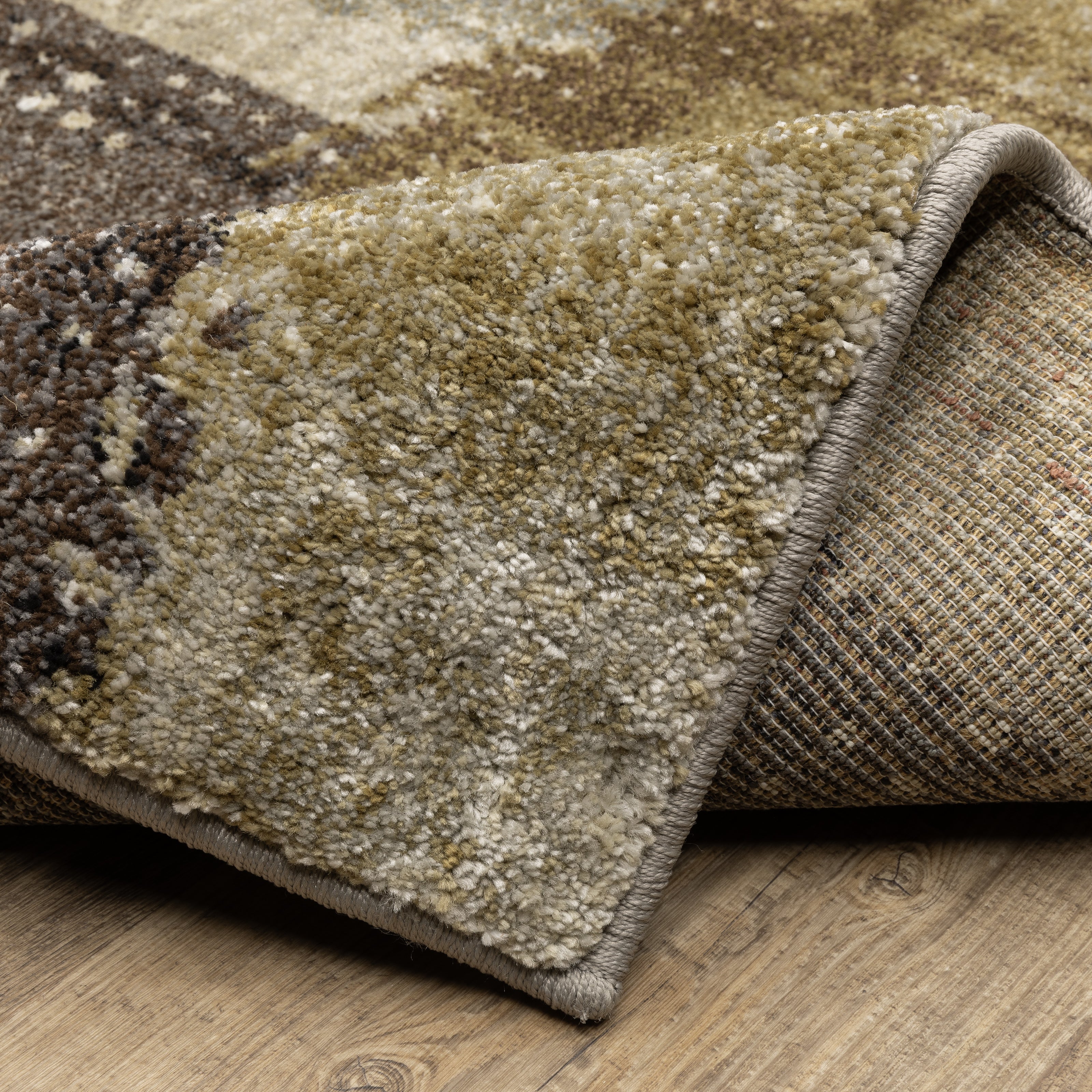 Oriental Weavers Gemma GEM01 Green/Brown Area Rug