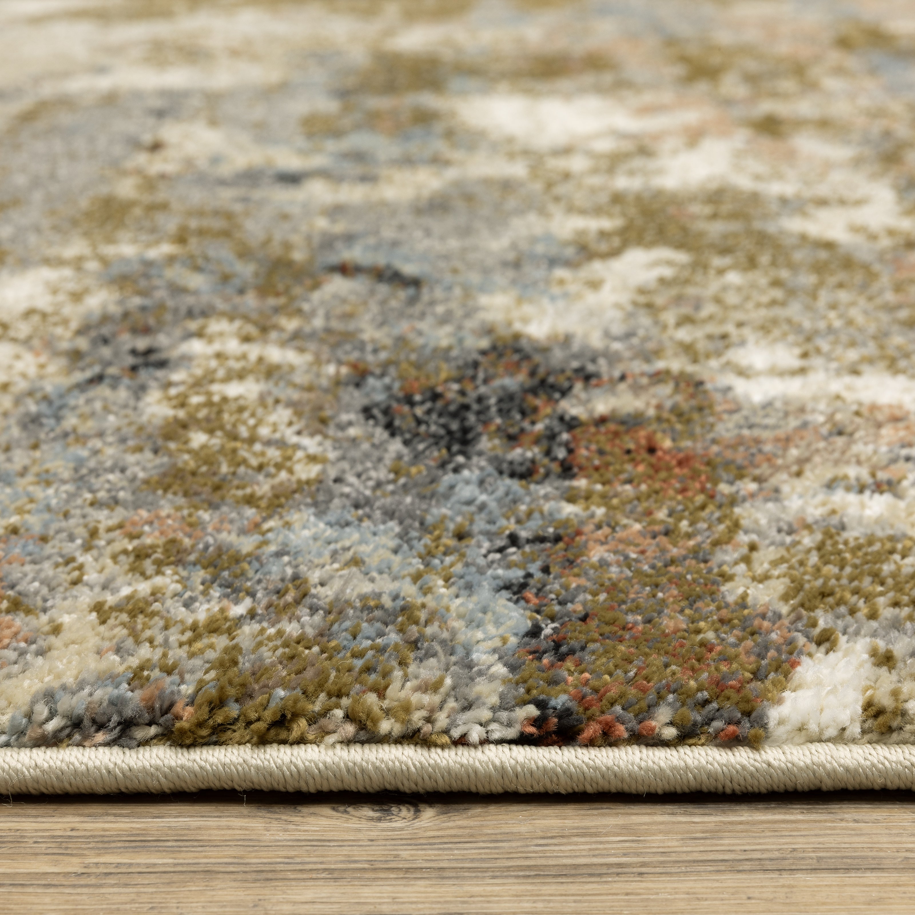 Oriental Weavers Gemma GEM07 Gold/Rust Area Rug