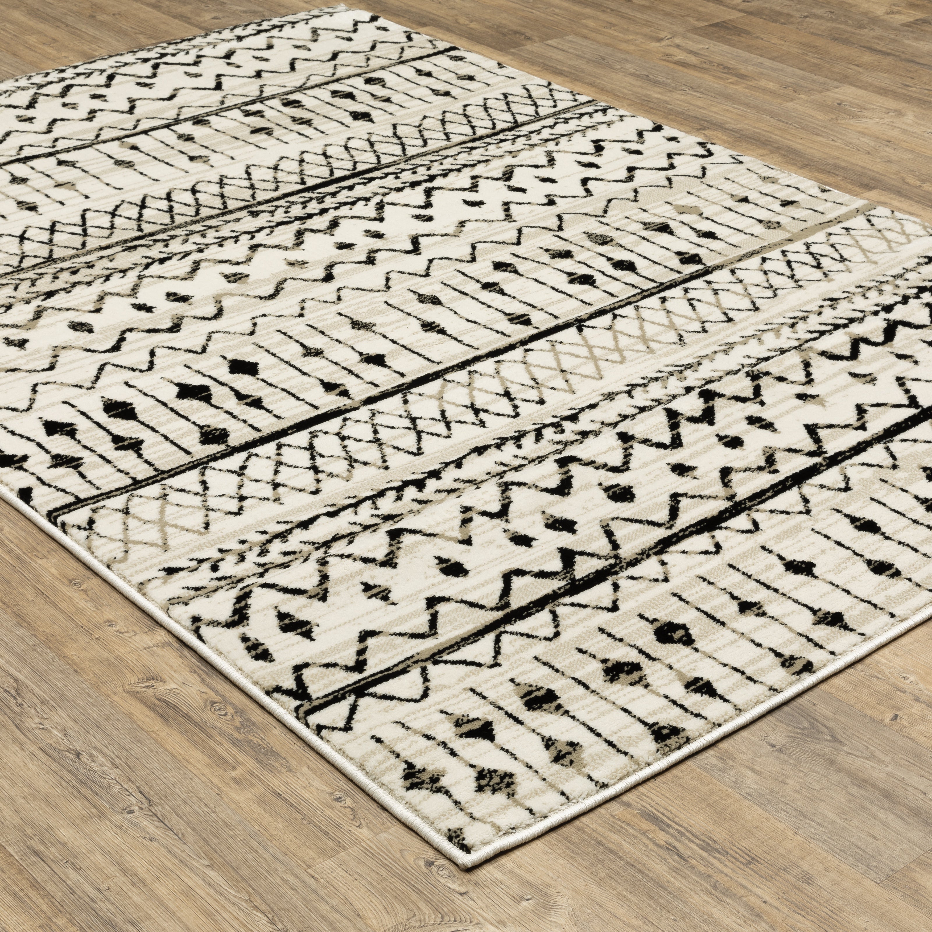 Oriental Weavers Georgia 8826E Ivory/Black Area Rug