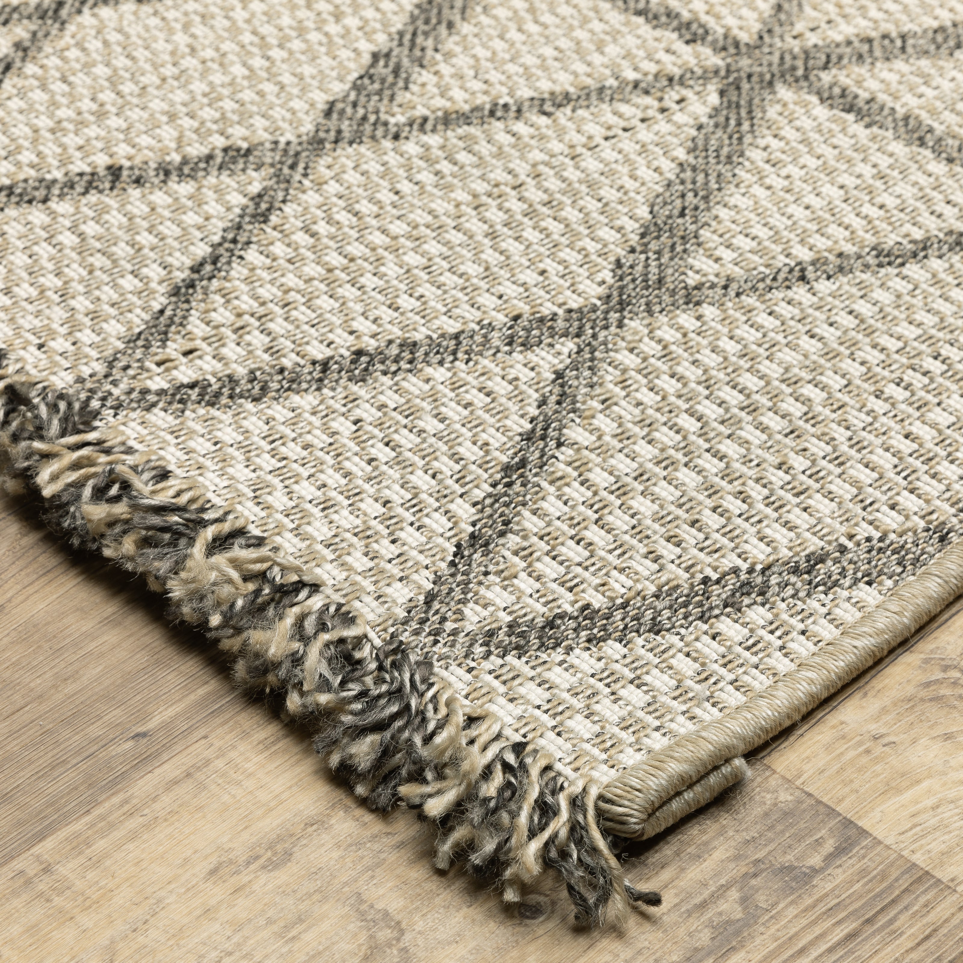 Oriental Weavers Gillian 1331V Beige/Black Area Rug