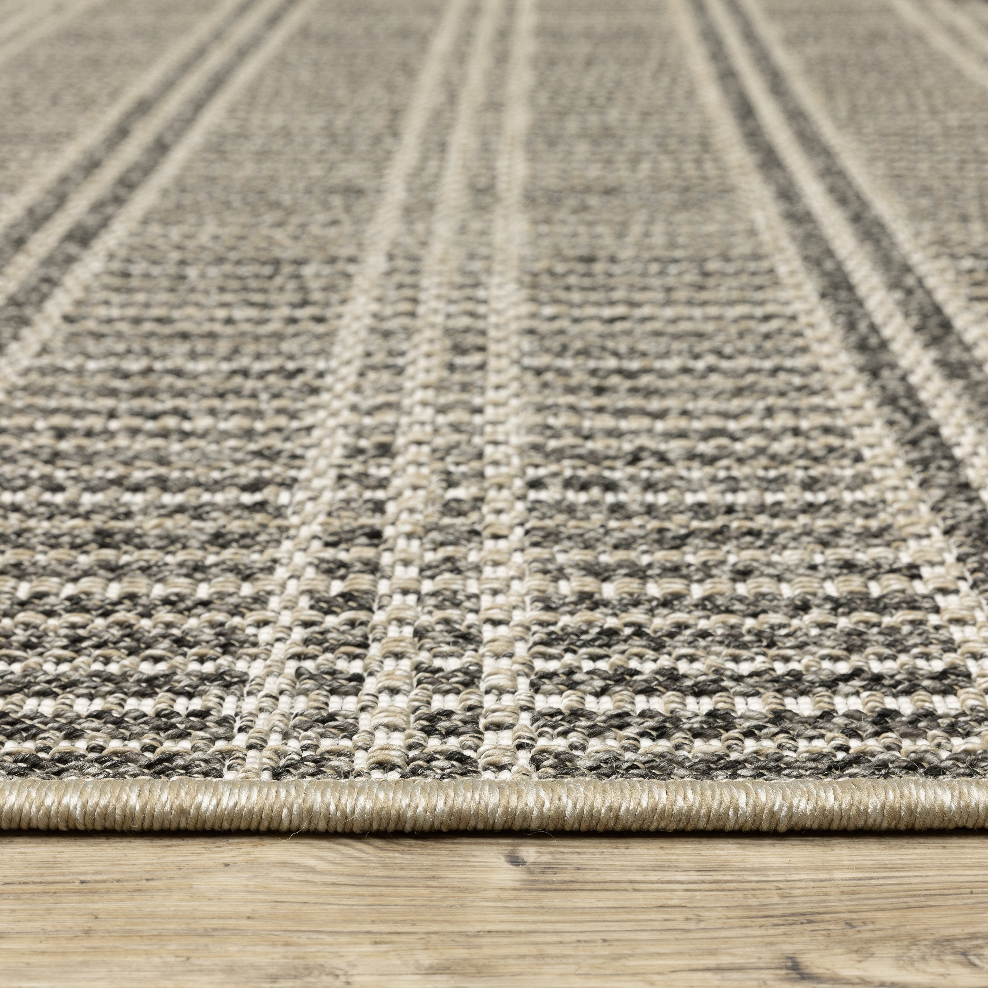 Oriental Weavers Gillian 163J Beige/Black Area Rug