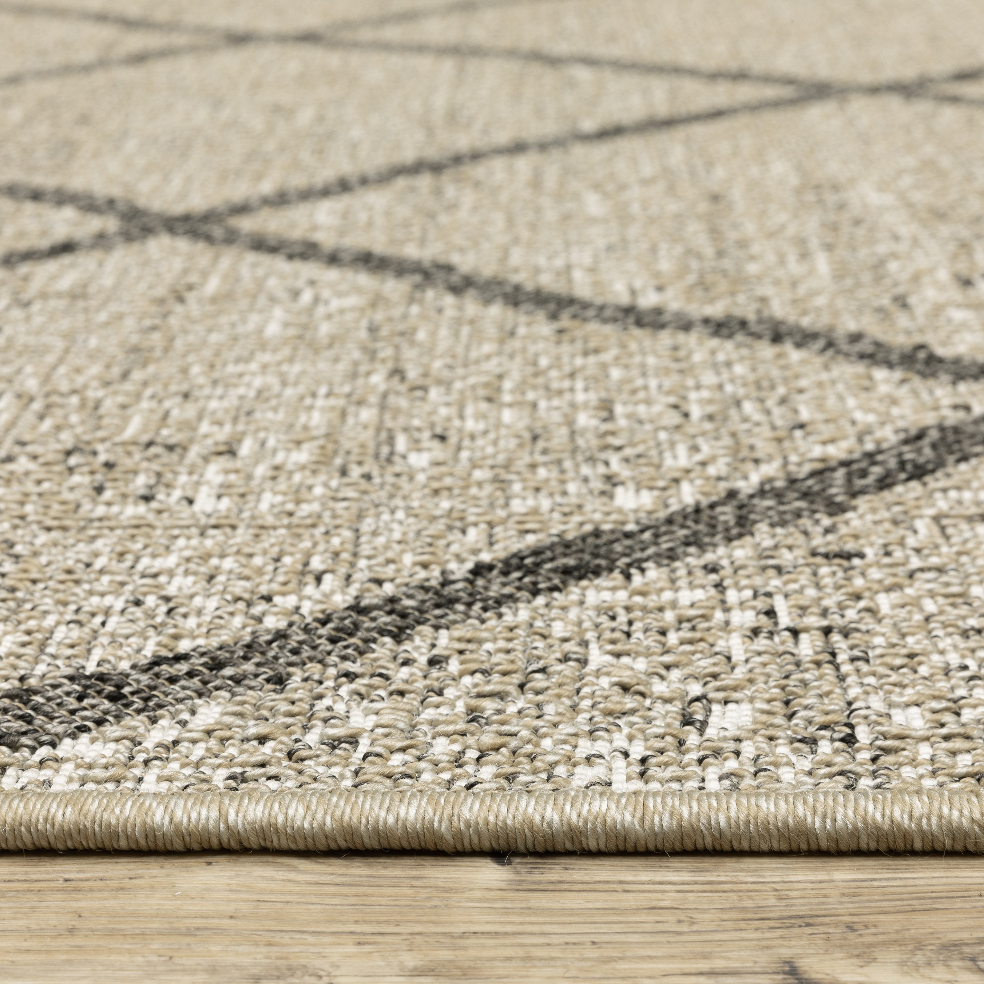 Oriental Weavers Gillian 4926A Beige/Black Area Rug