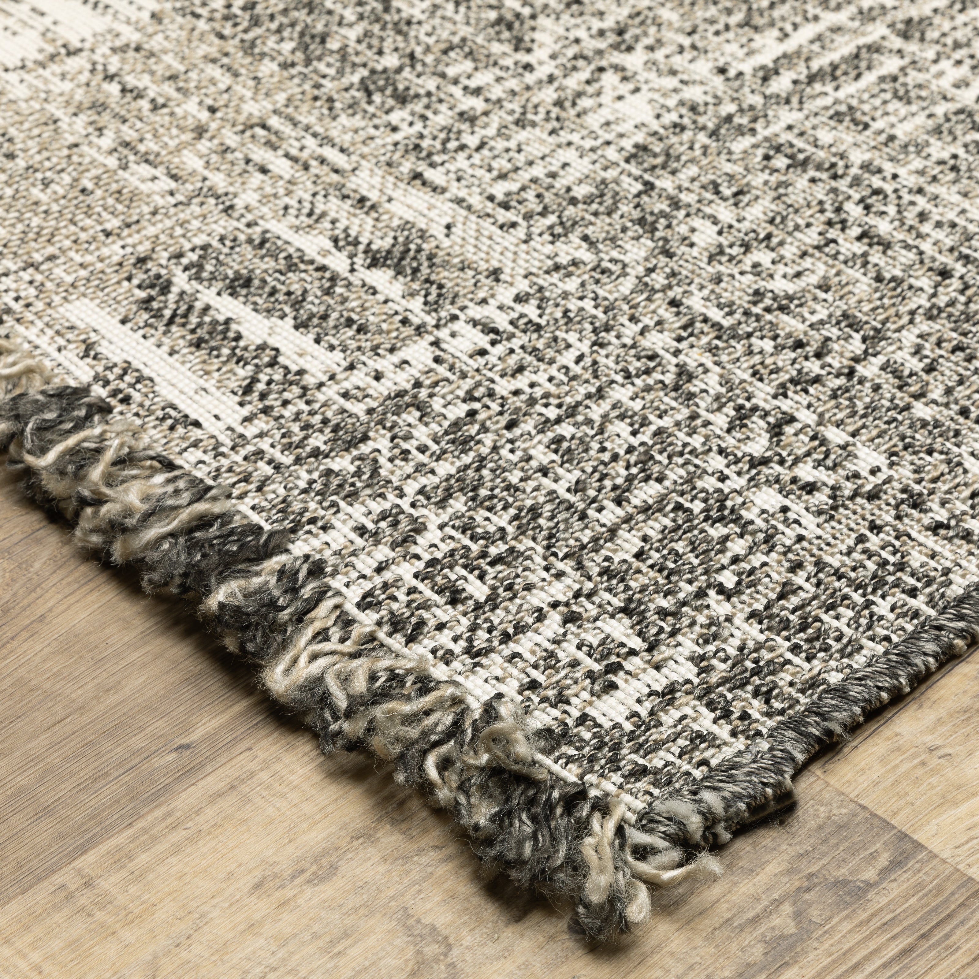 Oriental Weavers Gillian 81V Beige/Black Area Rug