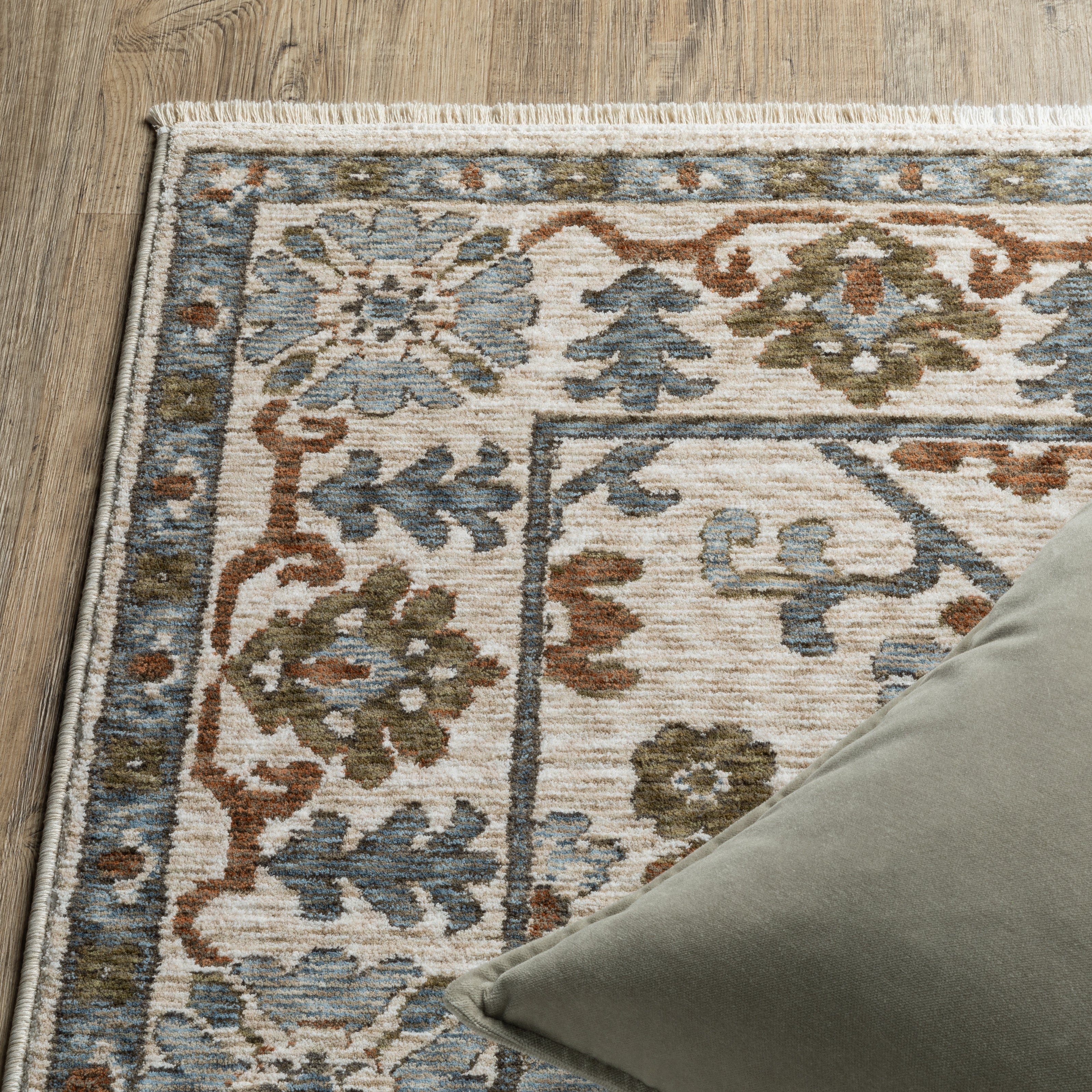 Oriental Weavers Hastings HA02I Ivory/Green Area Rug