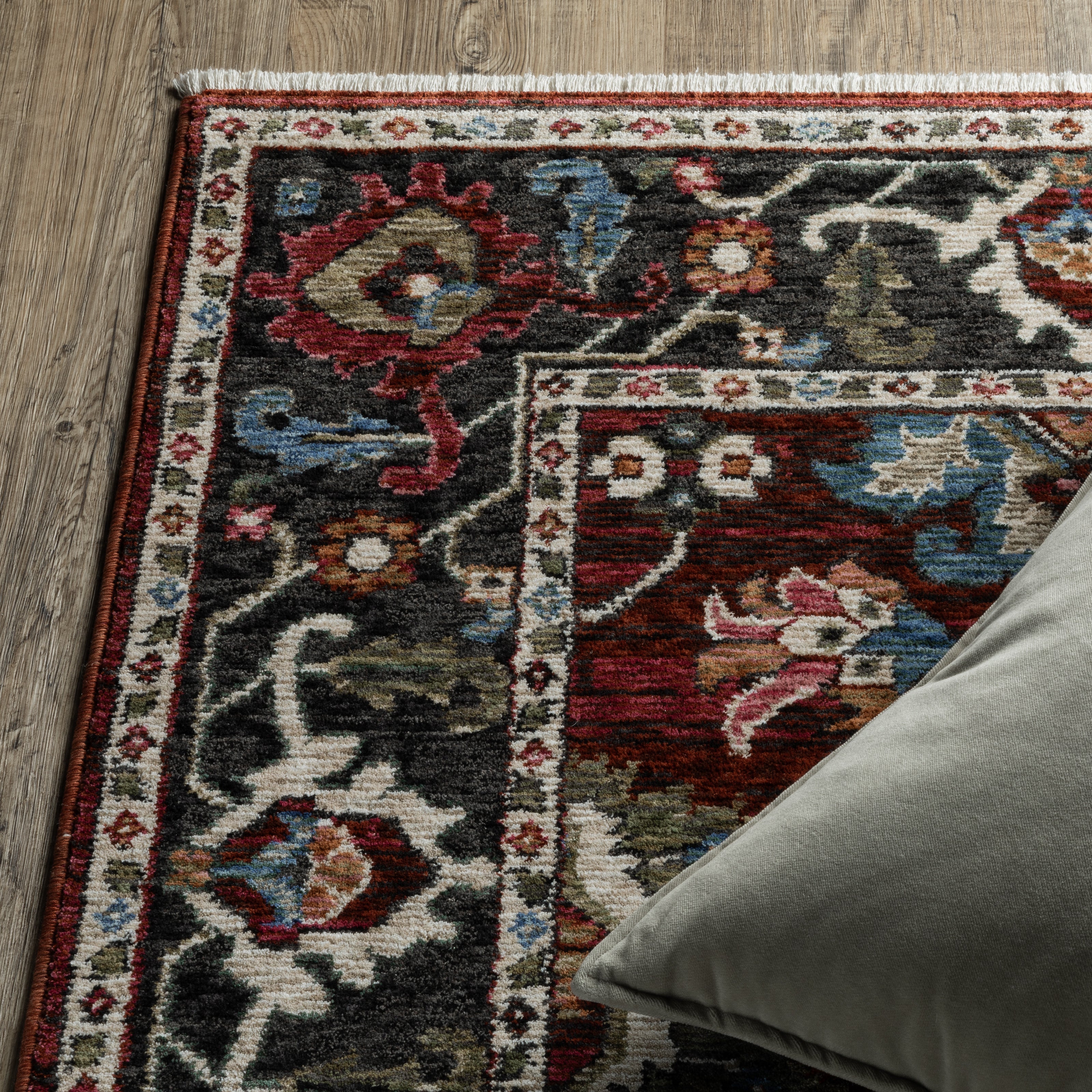 Oriental Weavers Hastings HA03V Red/Multi Area Rug