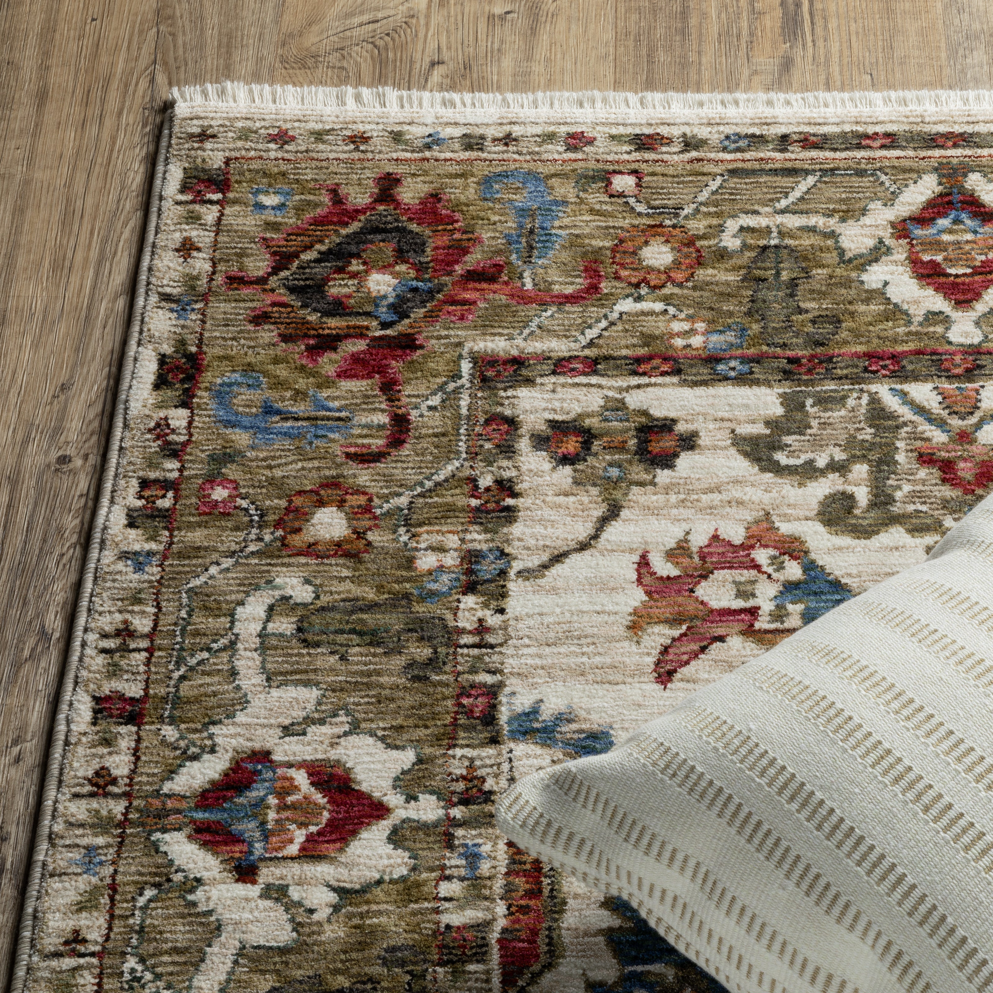 Oriental Weavers Hastings HA03W Ivory/Green Area Rug