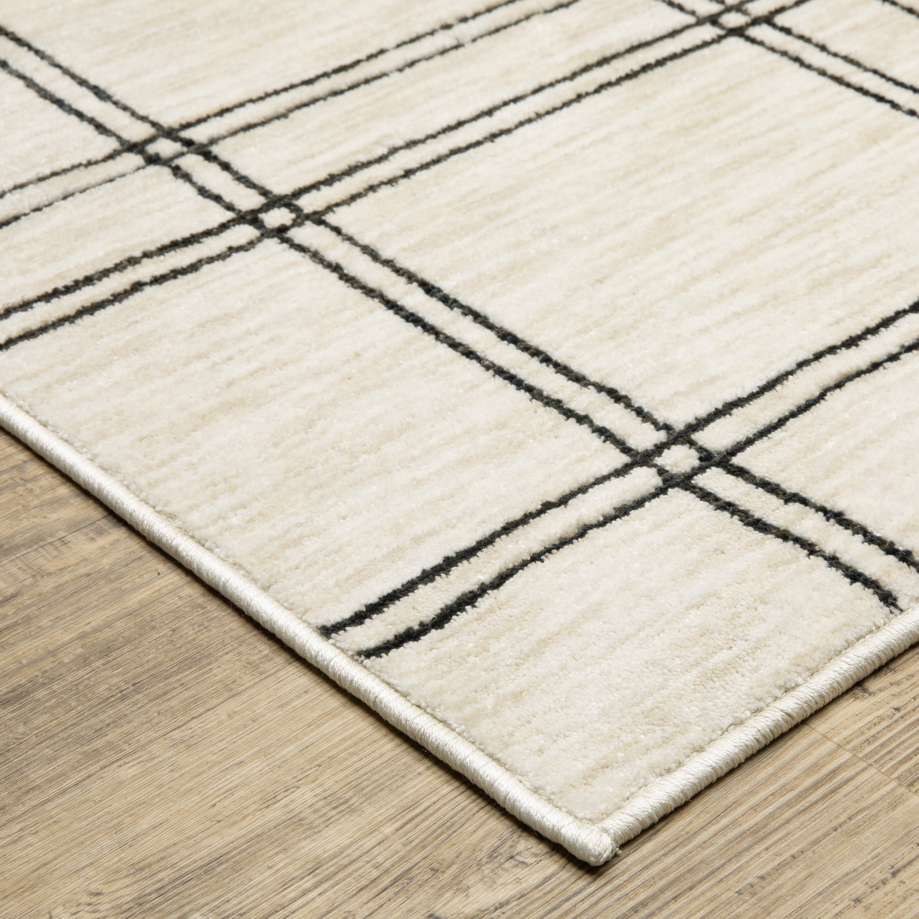 Oriental Weavers Hunter HNT07 Beige/Black Area Rug
