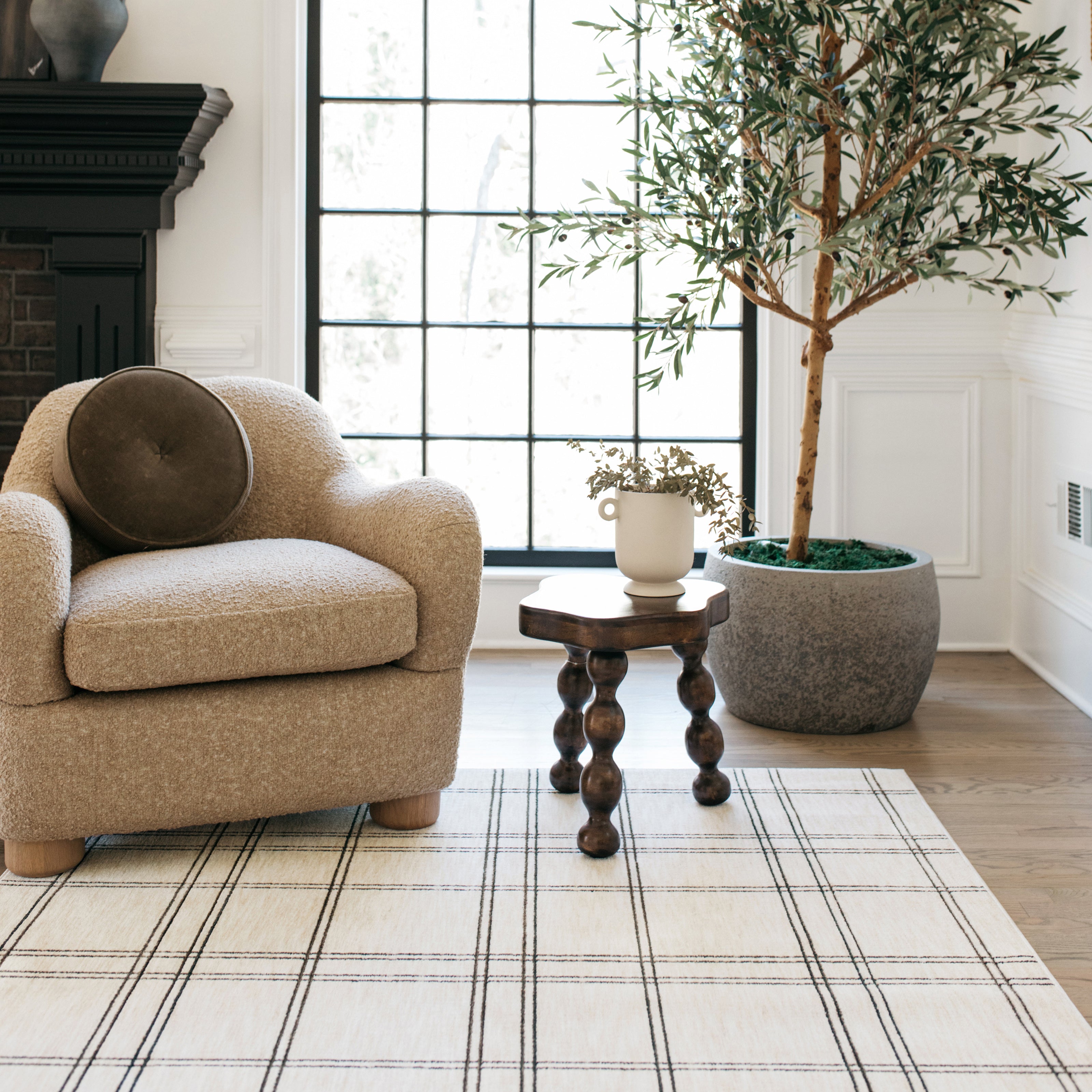 Oriental Weavers Hunter HNT07 Beige/Black Area Rug
