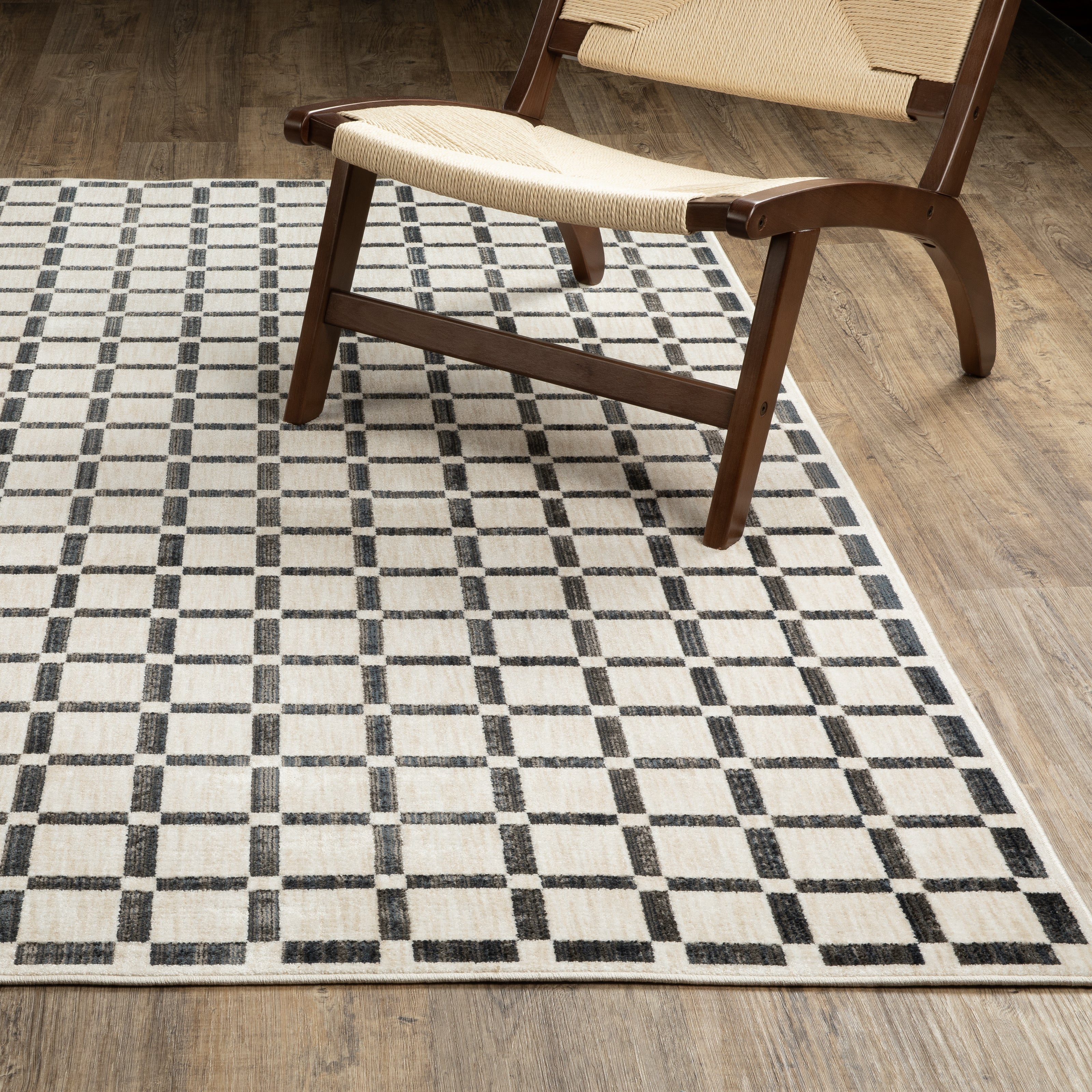 Oriental Weavers Hunter HNT08 Beige/Black Area Rug