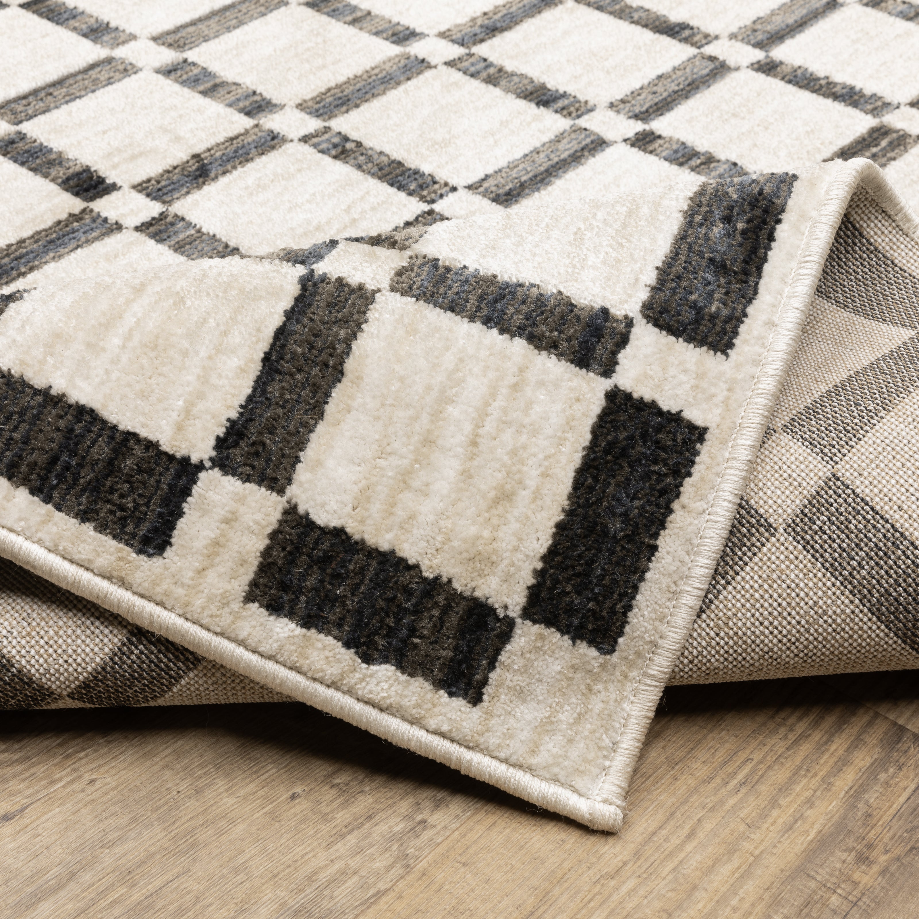Oriental Weavers Hunter HNT08 Beige/Black Area Rug