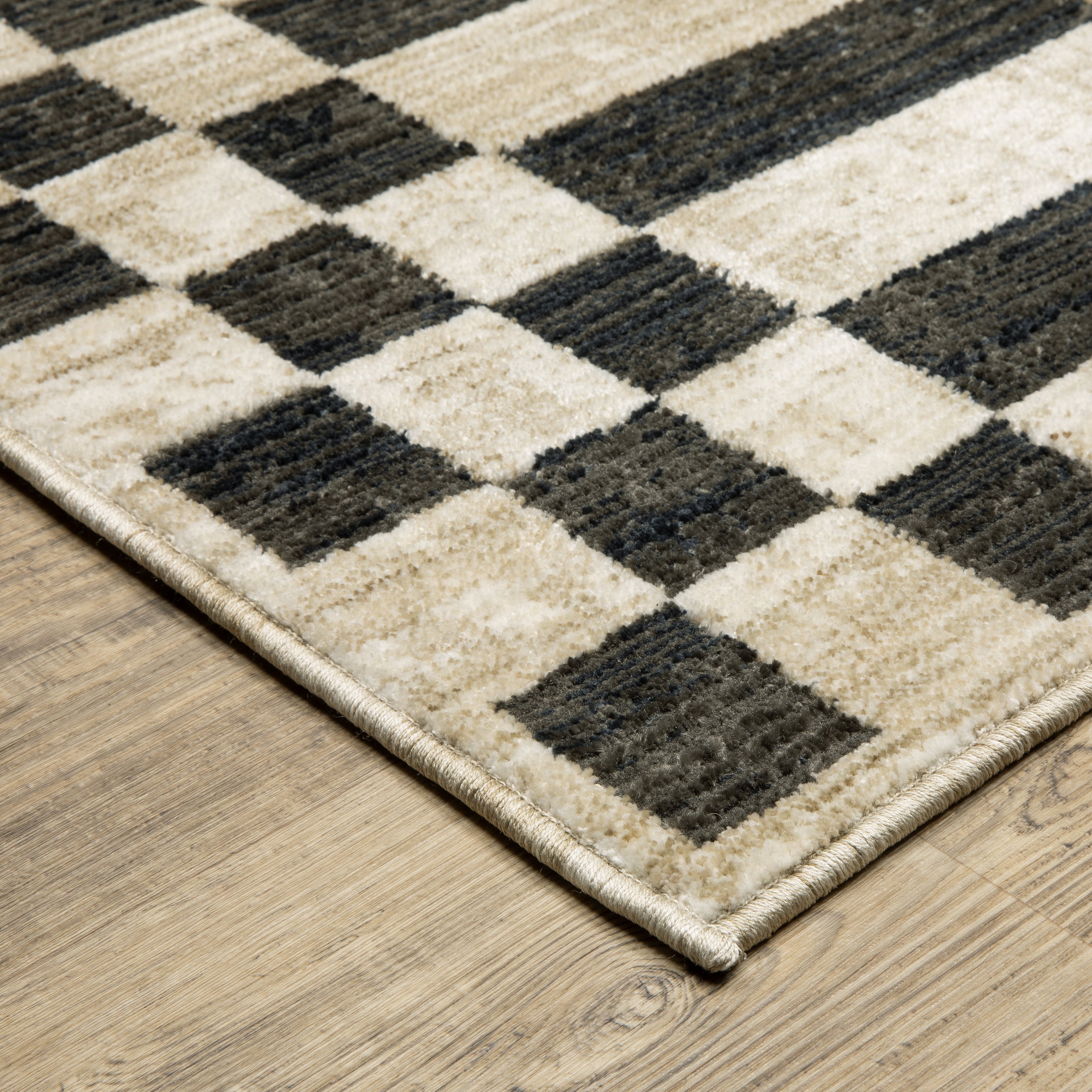 Oriental Weavers Hunter HNT10 Beige/Black Area Rug