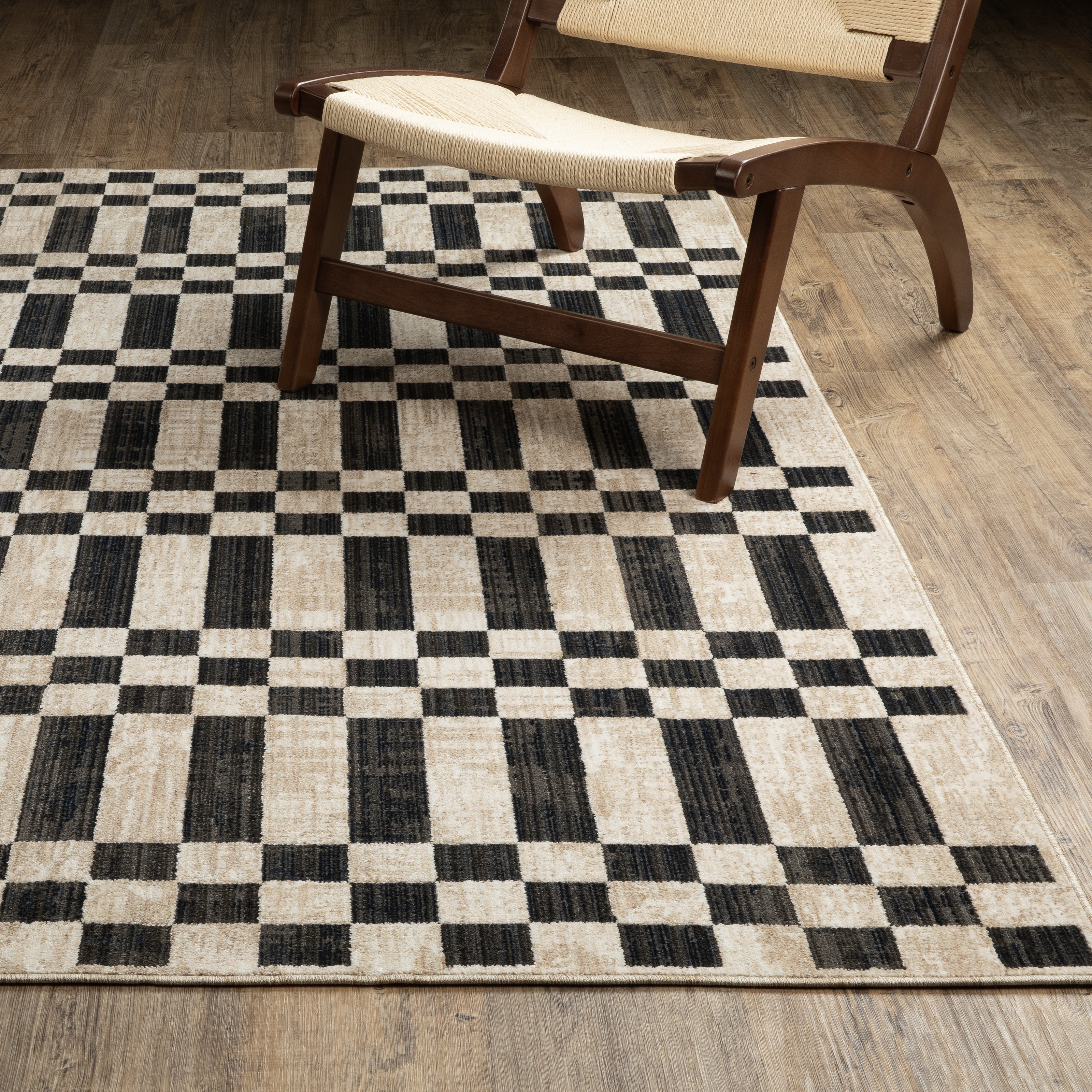 Oriental Weavers Hunter HNT10 Beige/Black Area Rug