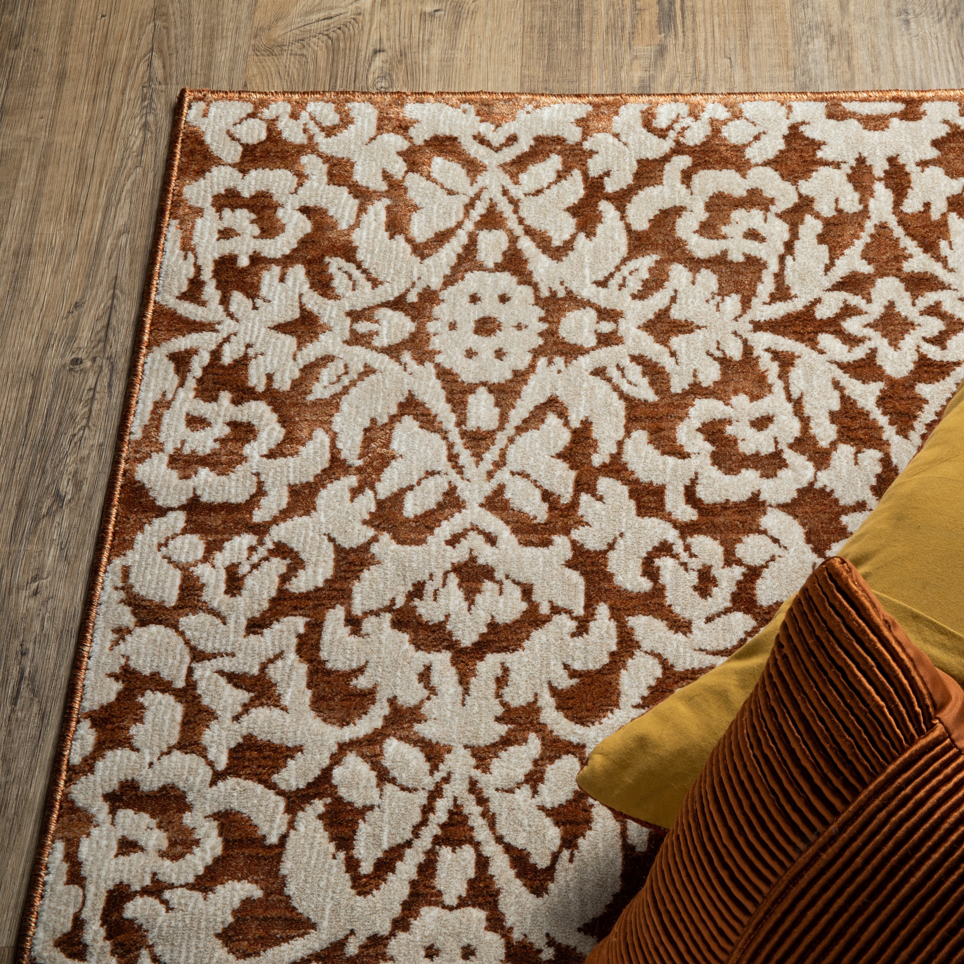 Oriental Weavers Intrigue INT02 Rust/Ivory Area Rug