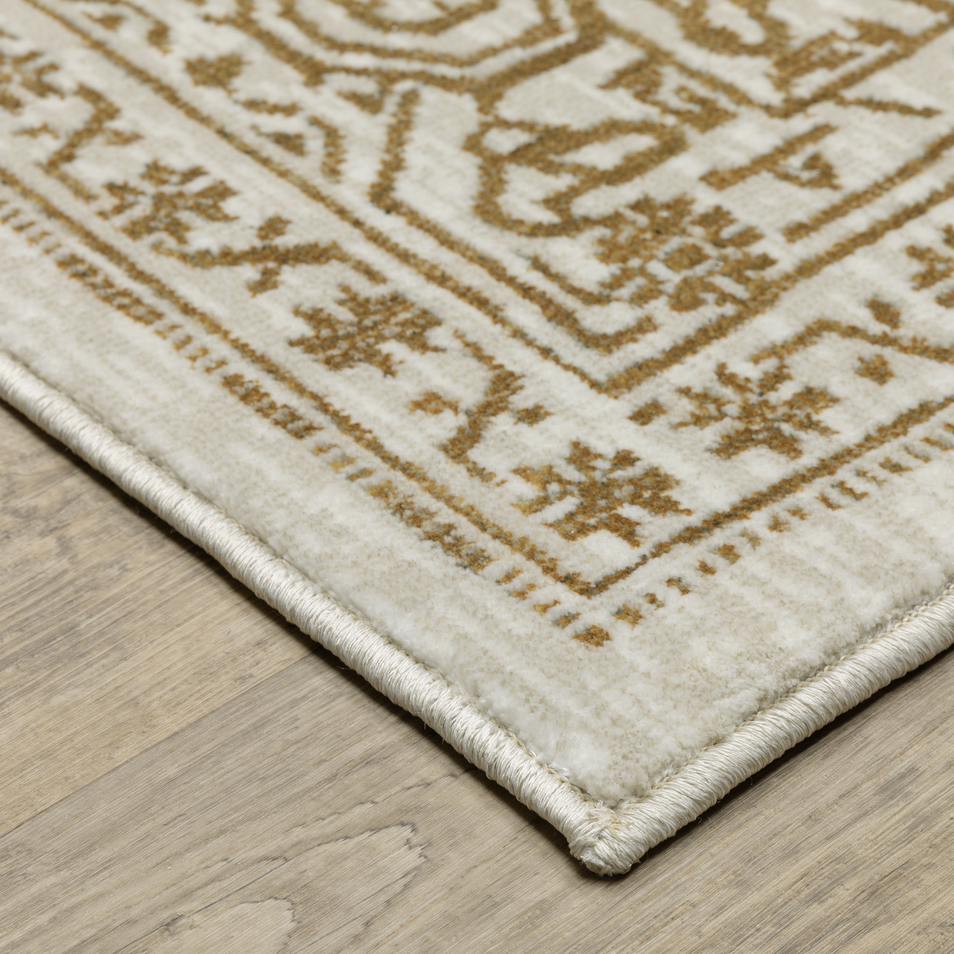 Oriental Weavers Intrigue INT03 Ivory/Gold Area Rug