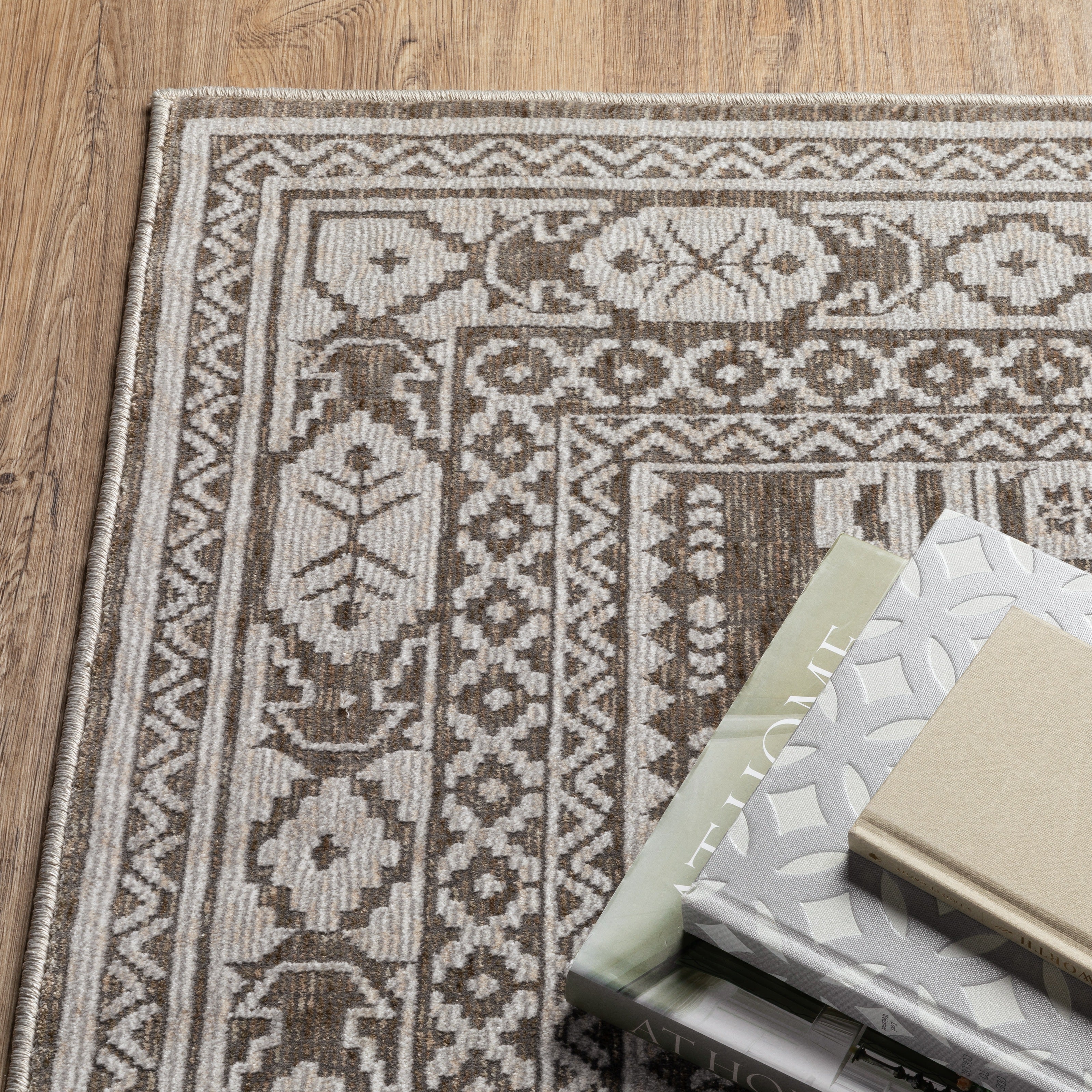 Oriental Weavers Intrigue INT06 Grey/Grey Area Rug