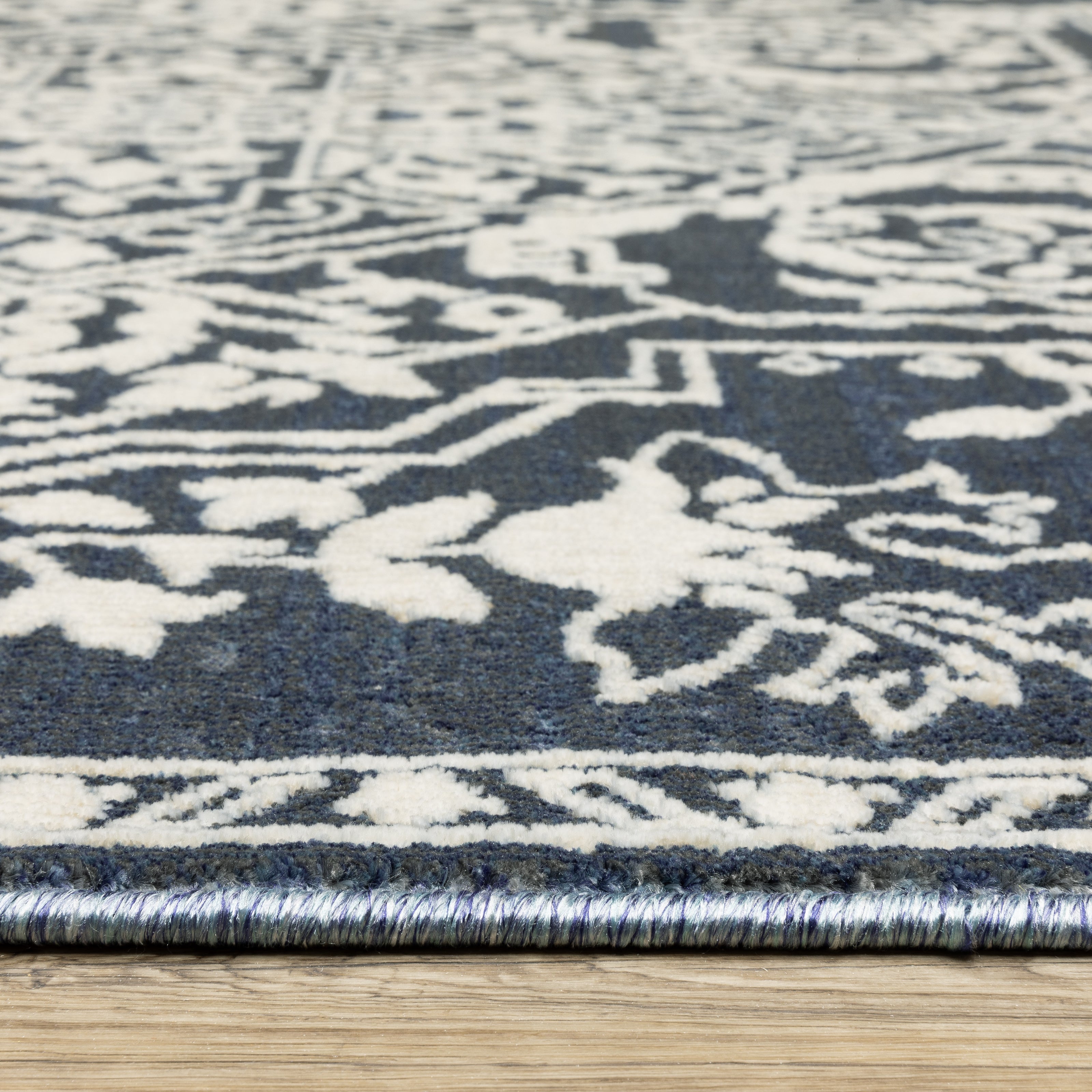 Oriental Weavers Intrigue INT10 Blue/Ivory Area Rug