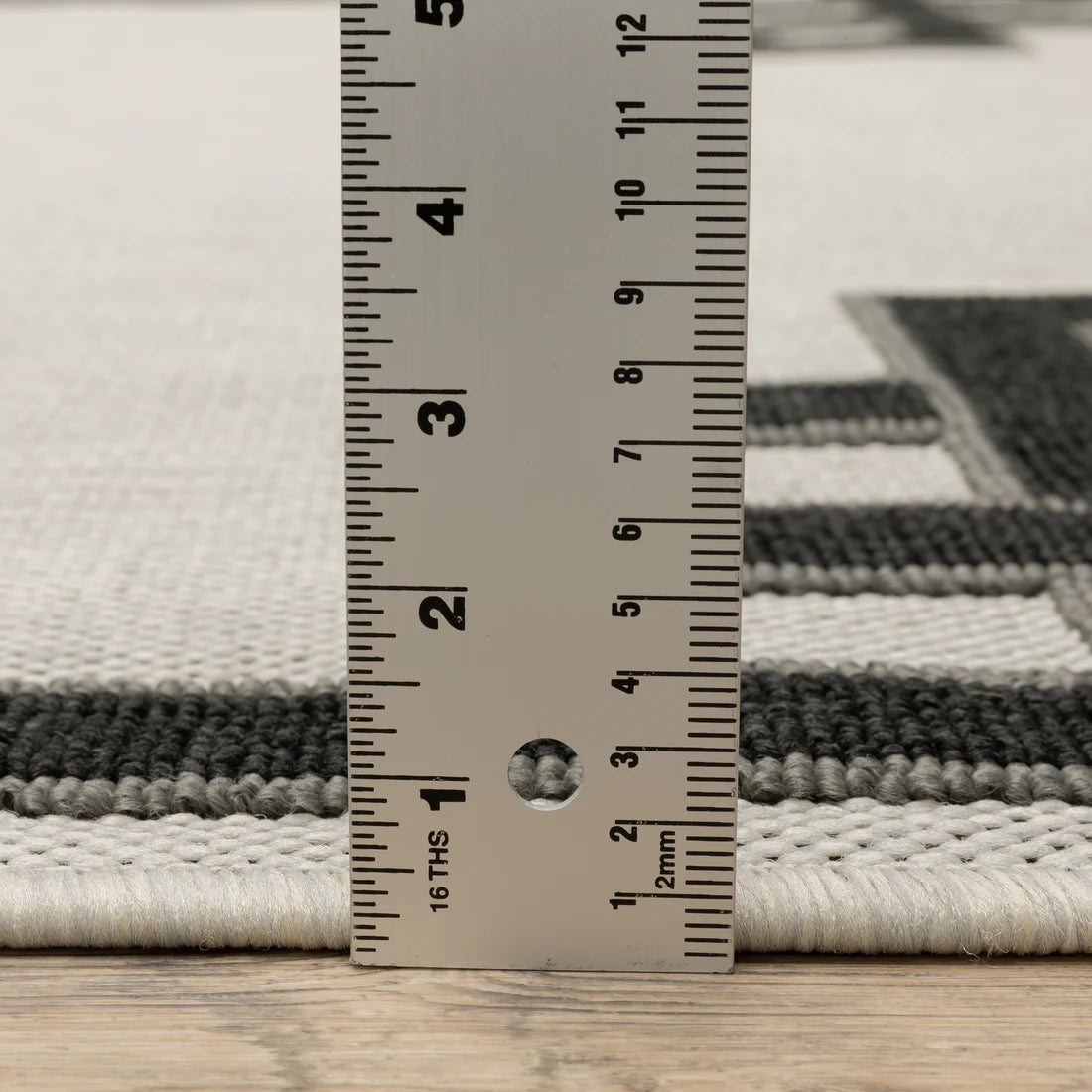 Oriental Weavers Torrey 1530I Beige/Black Area Rug