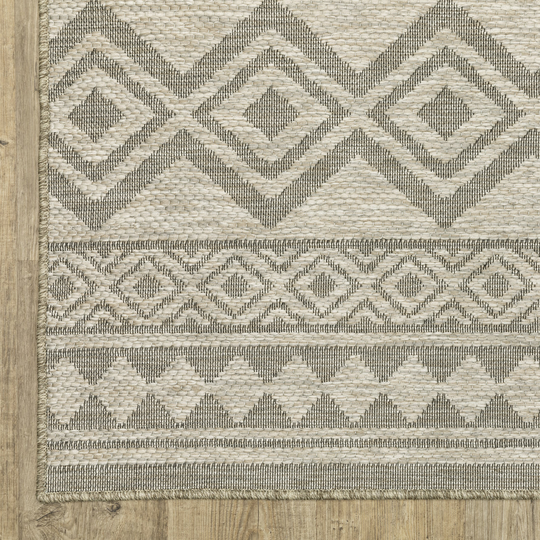 Oriental Weavers Tortuga TR03A Beige/Black Area Rug