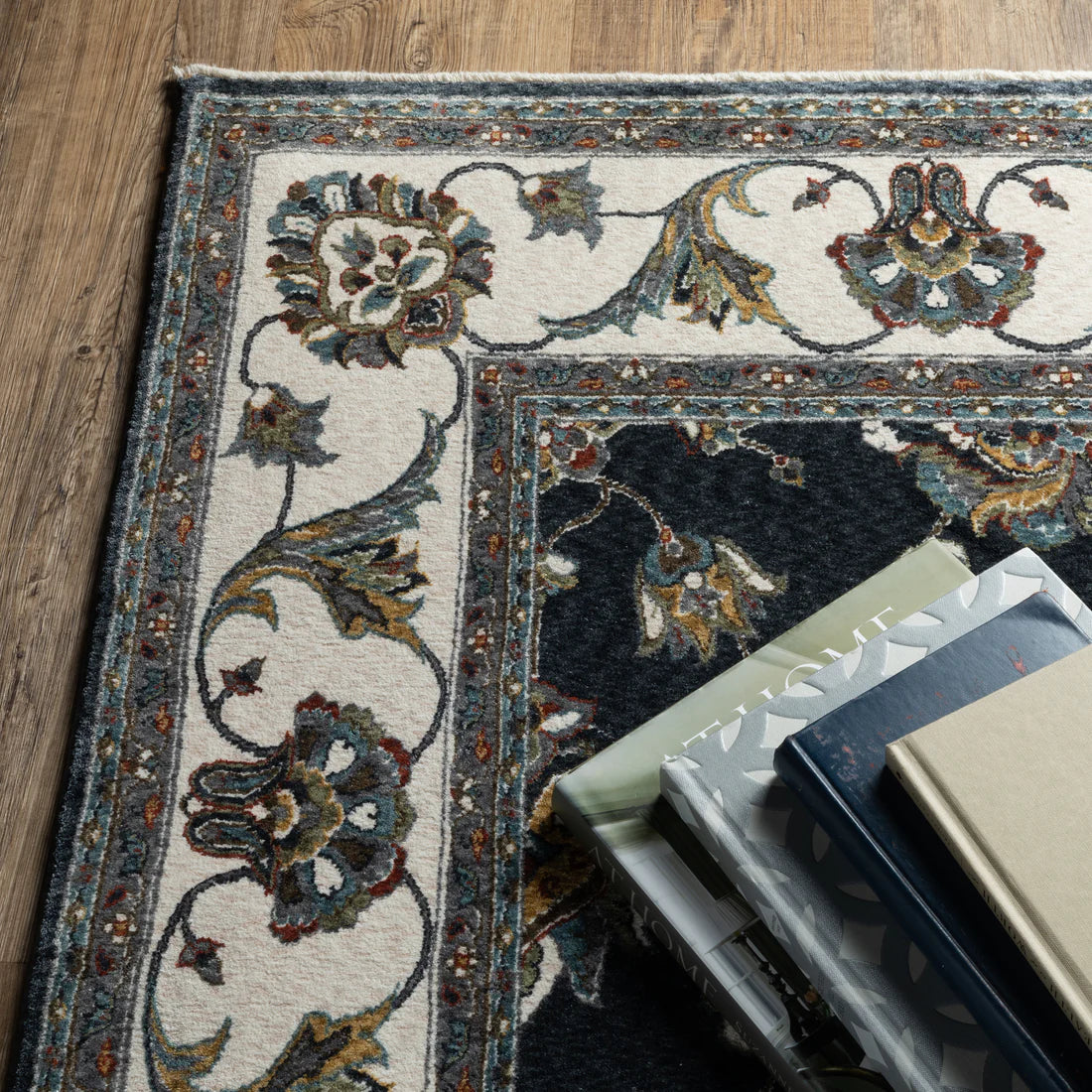 Oriental Weavers Vivian VI01B Navy/Ivory Area Rug
