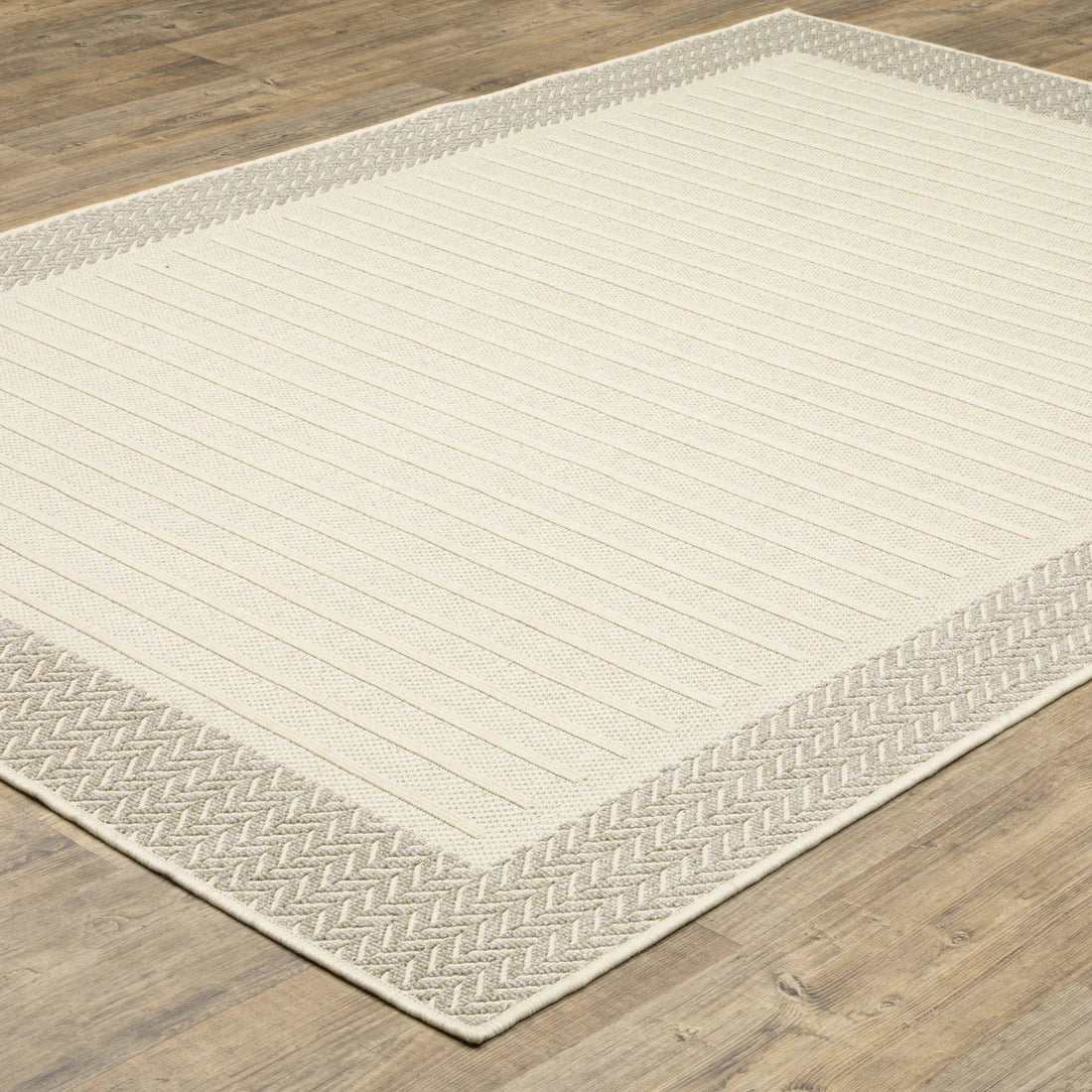 Oriental Weavers Zarina ZAR04 Beige/Ivory Area Rug