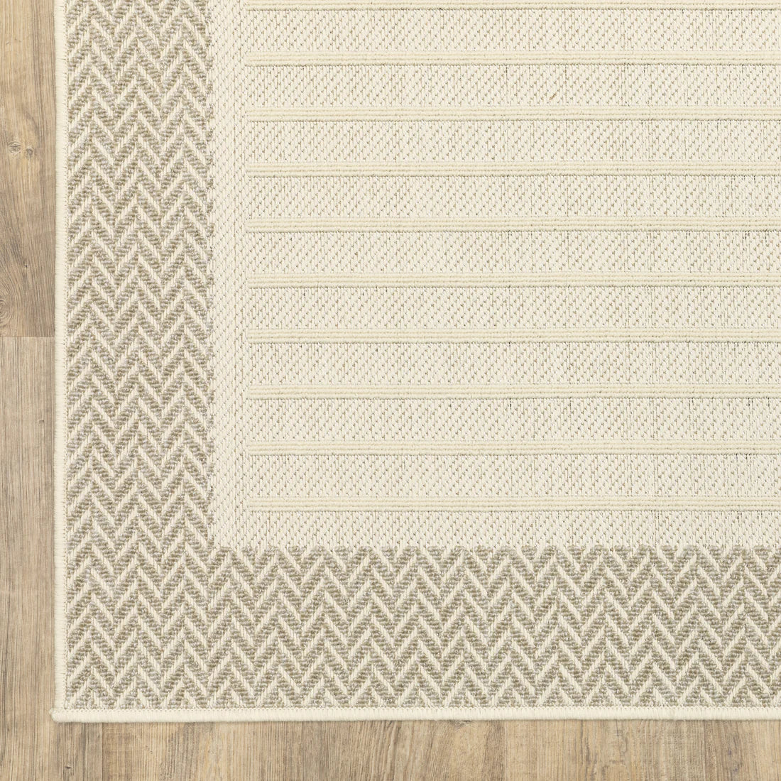Oriental Weavers Zarina ZAR04 Beige/Ivory Area Rug