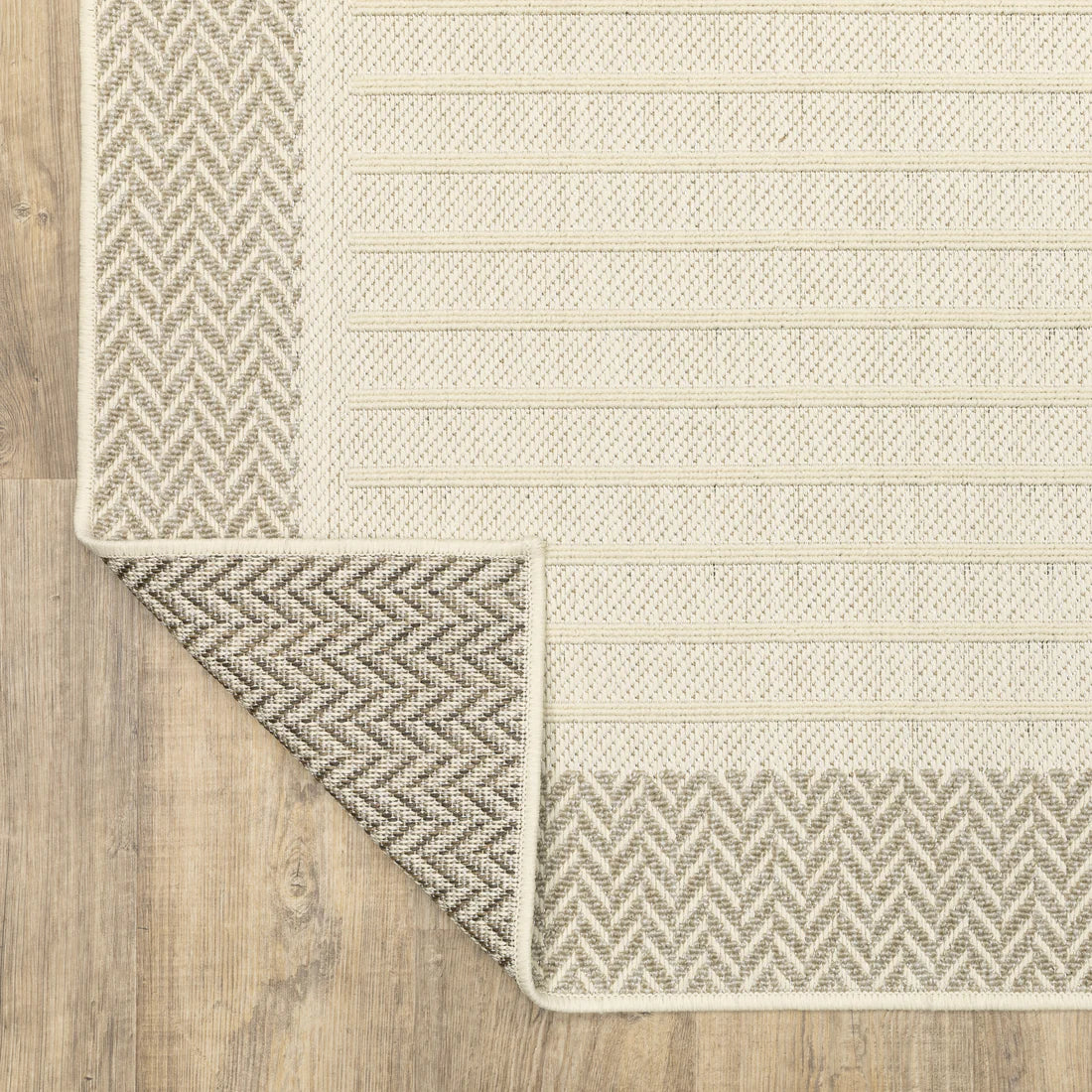 Oriental Weavers Zarina ZAR04 Beige/Ivory Area Rug