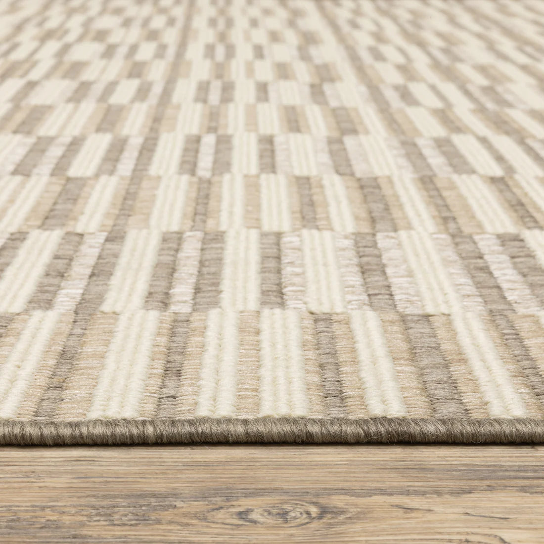 Oriental Weavers Zarina ZAR10 Beige/Ivory Area Rug