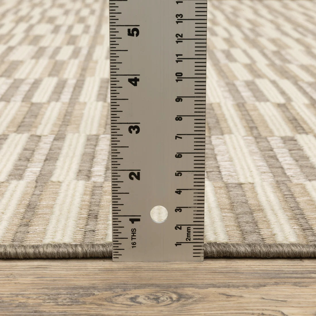 Oriental Weavers Zarina ZAR10 Beige/Ivory Area Rug